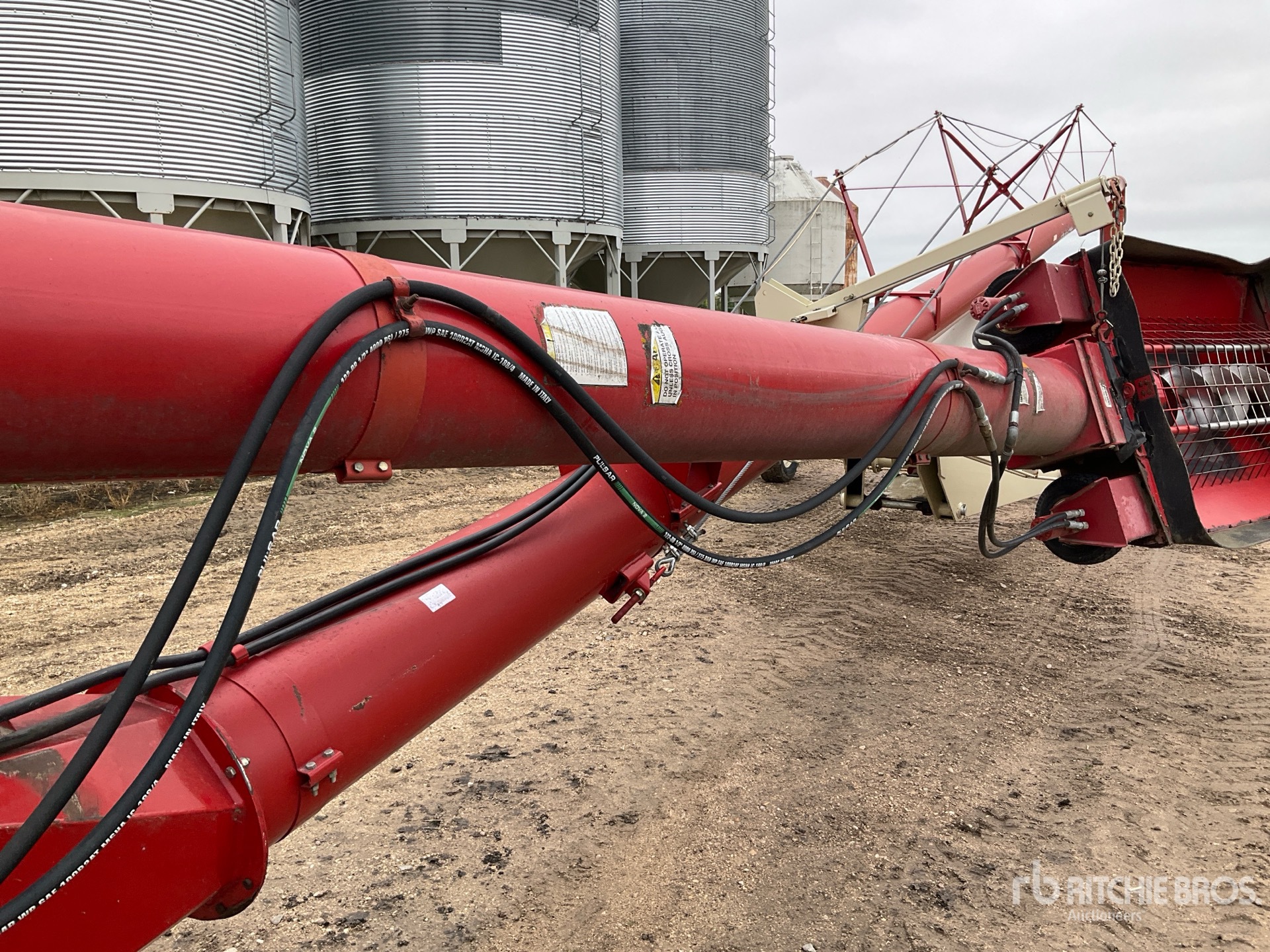 2008 Farm King 1370