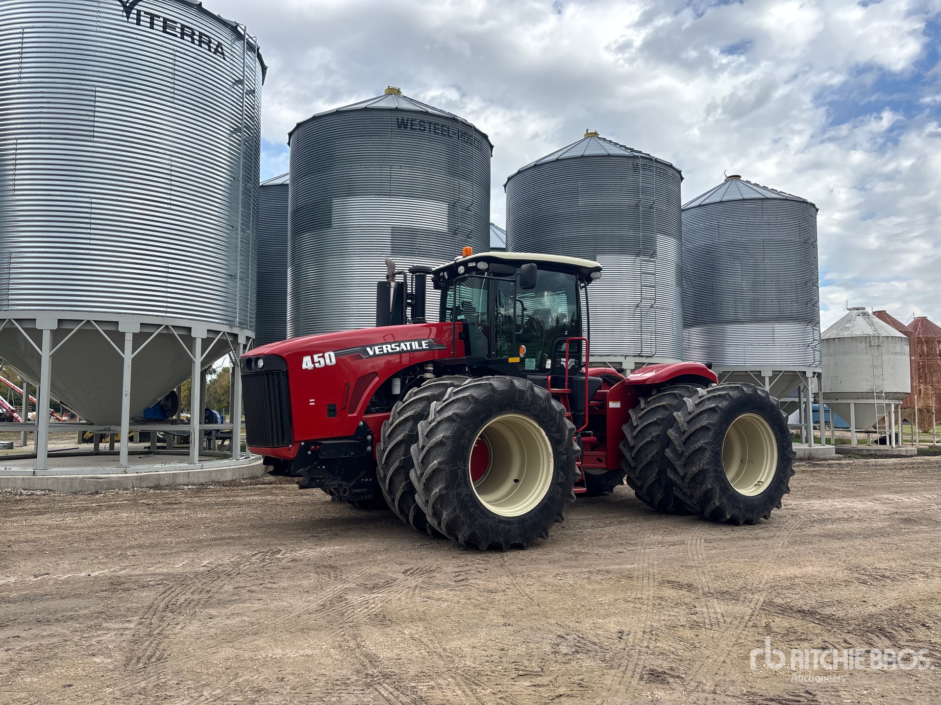 2014 Versatile 450