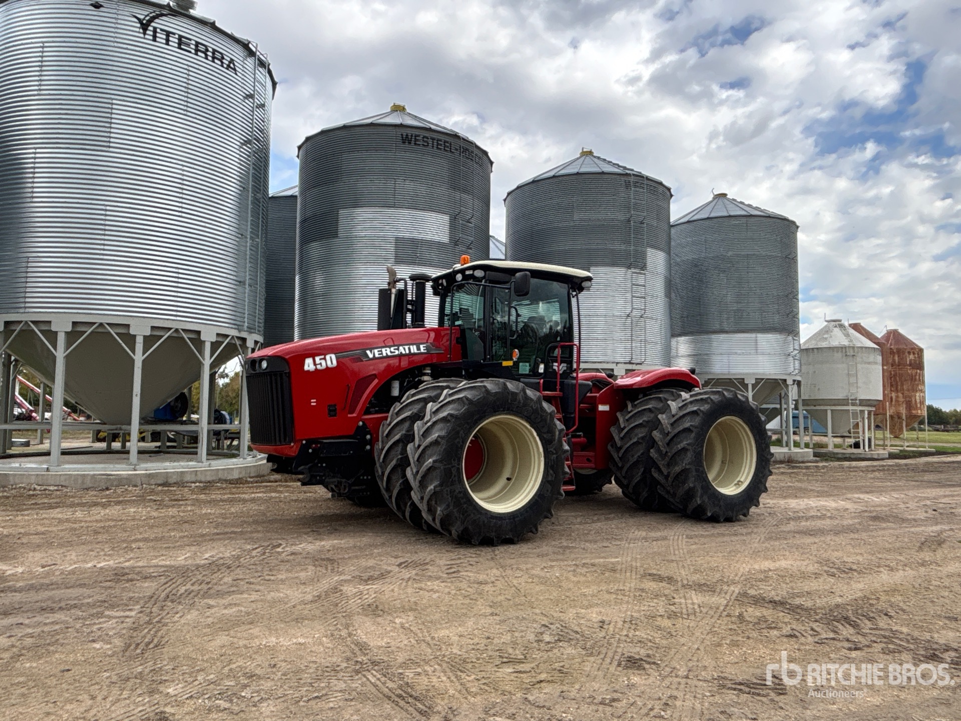 2014 Versatile 450