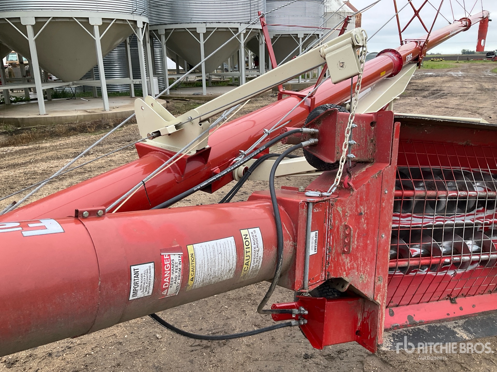 2017 Farm King 1385