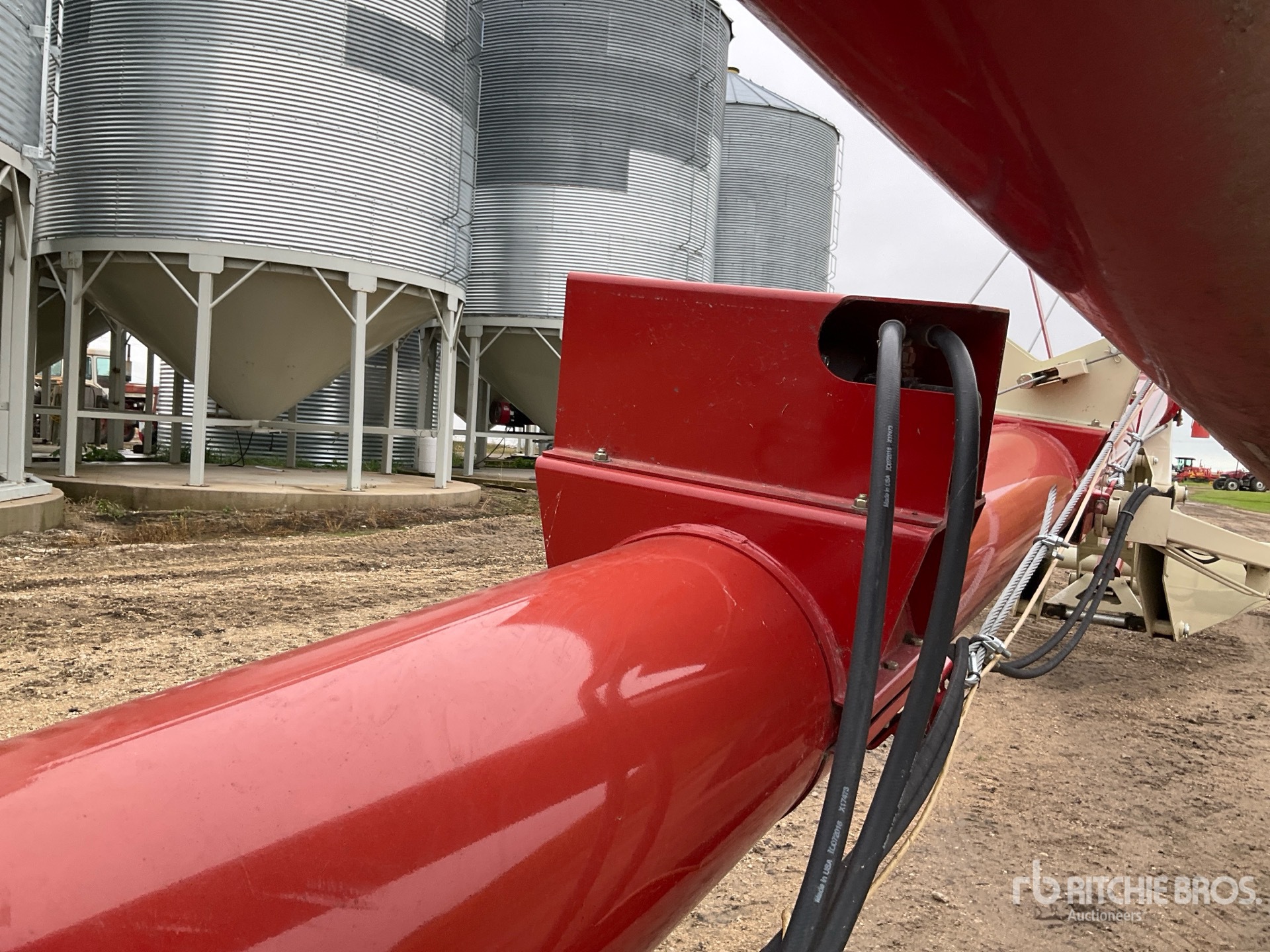 2017 Farm King 1385