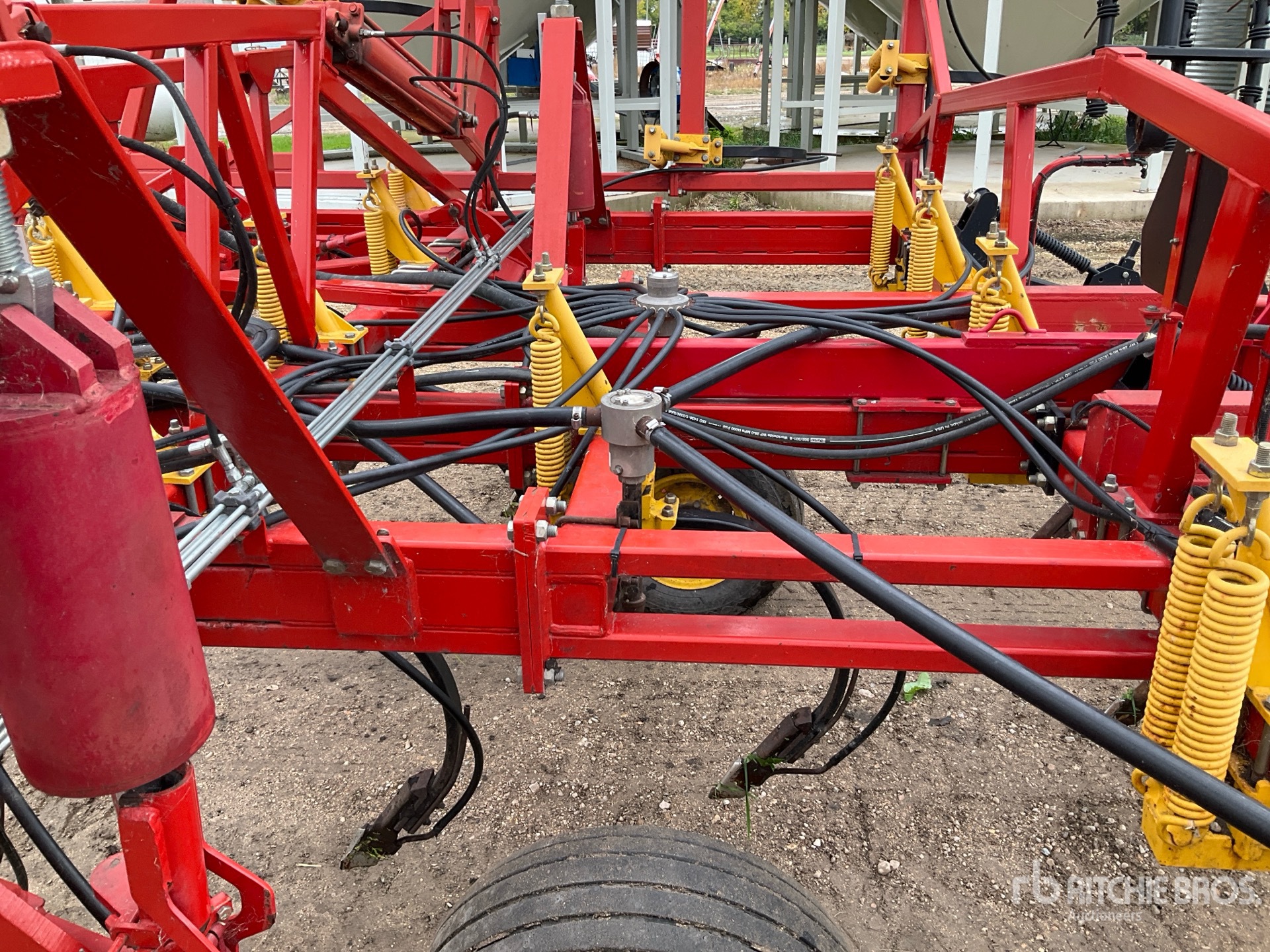 2011 Bourgault 9400