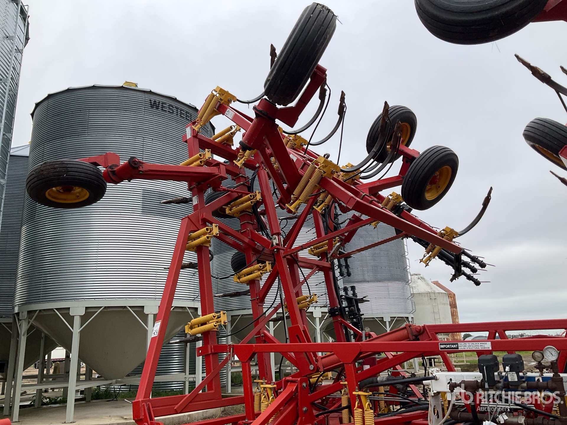2011 Bourgault 9400