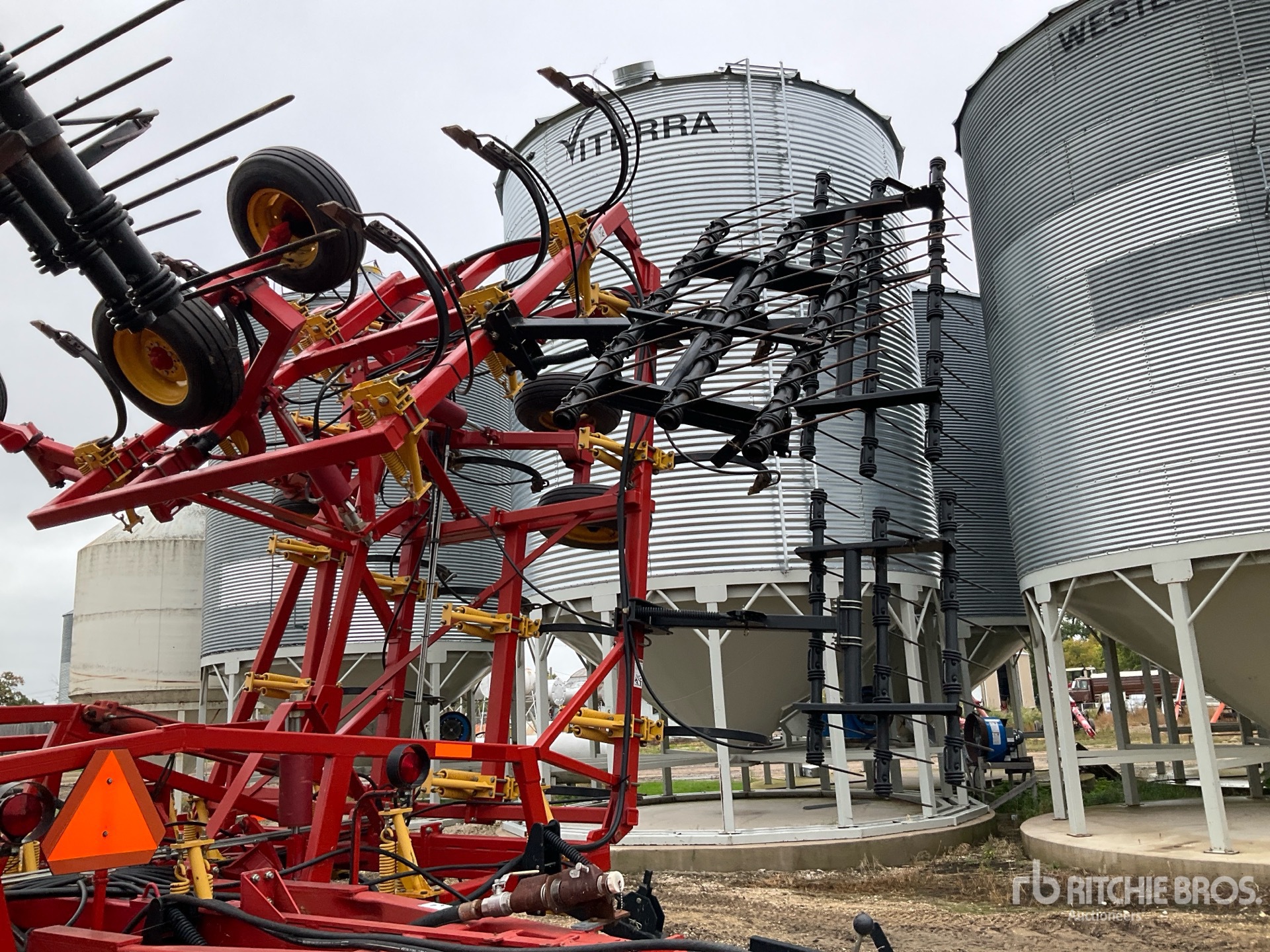 2011 Bourgault 9400