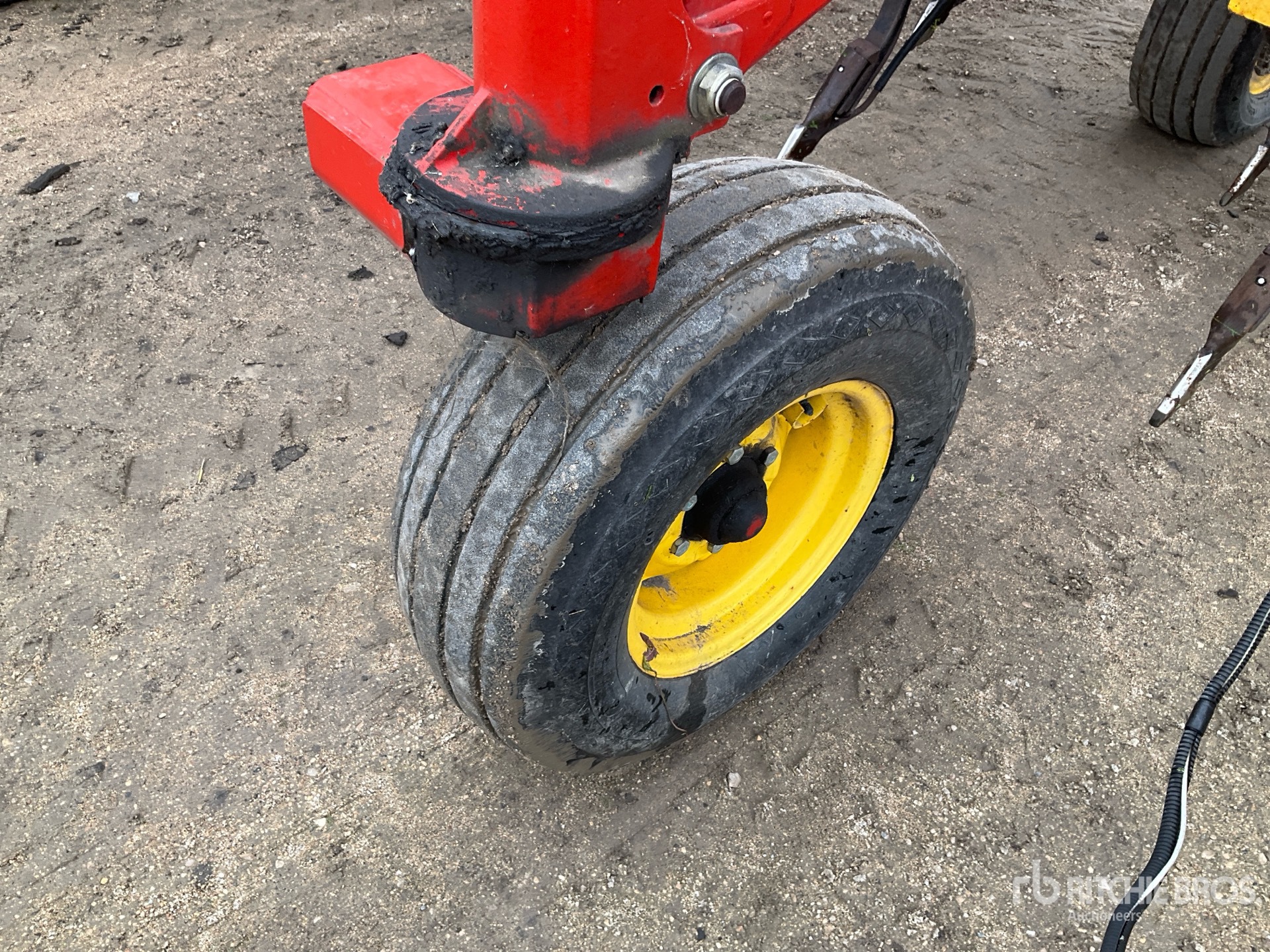 2011 Bourgault 9400