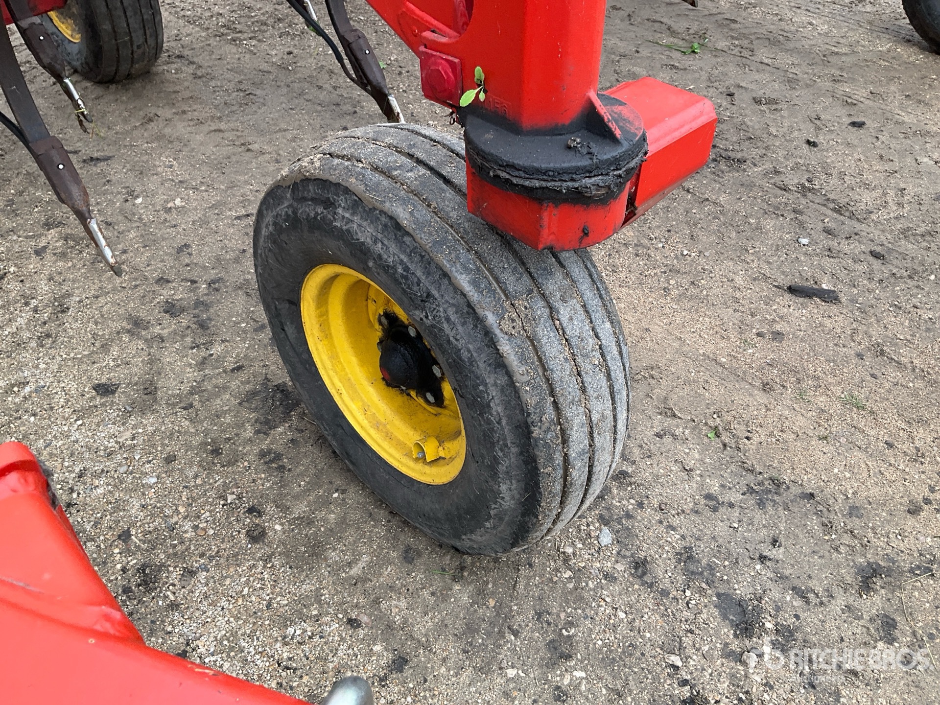 2011 Bourgault 9400