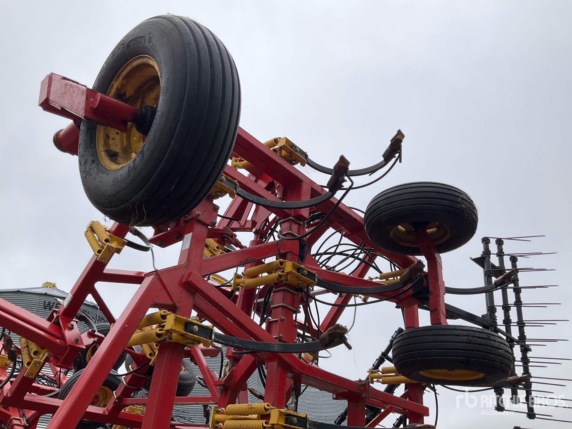 2011 Bourgault 9400