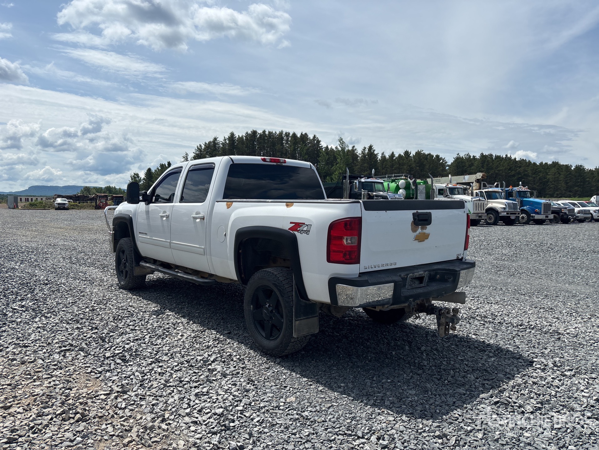 General Appearance with Picture, Left Rear Corner