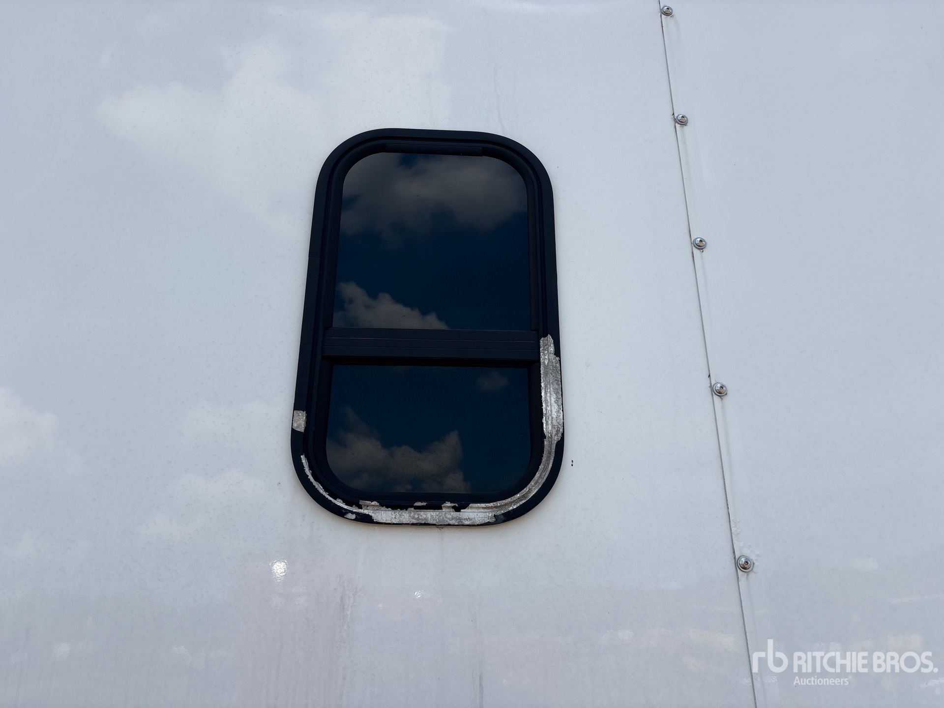 2016 Freightliner Coronado 122