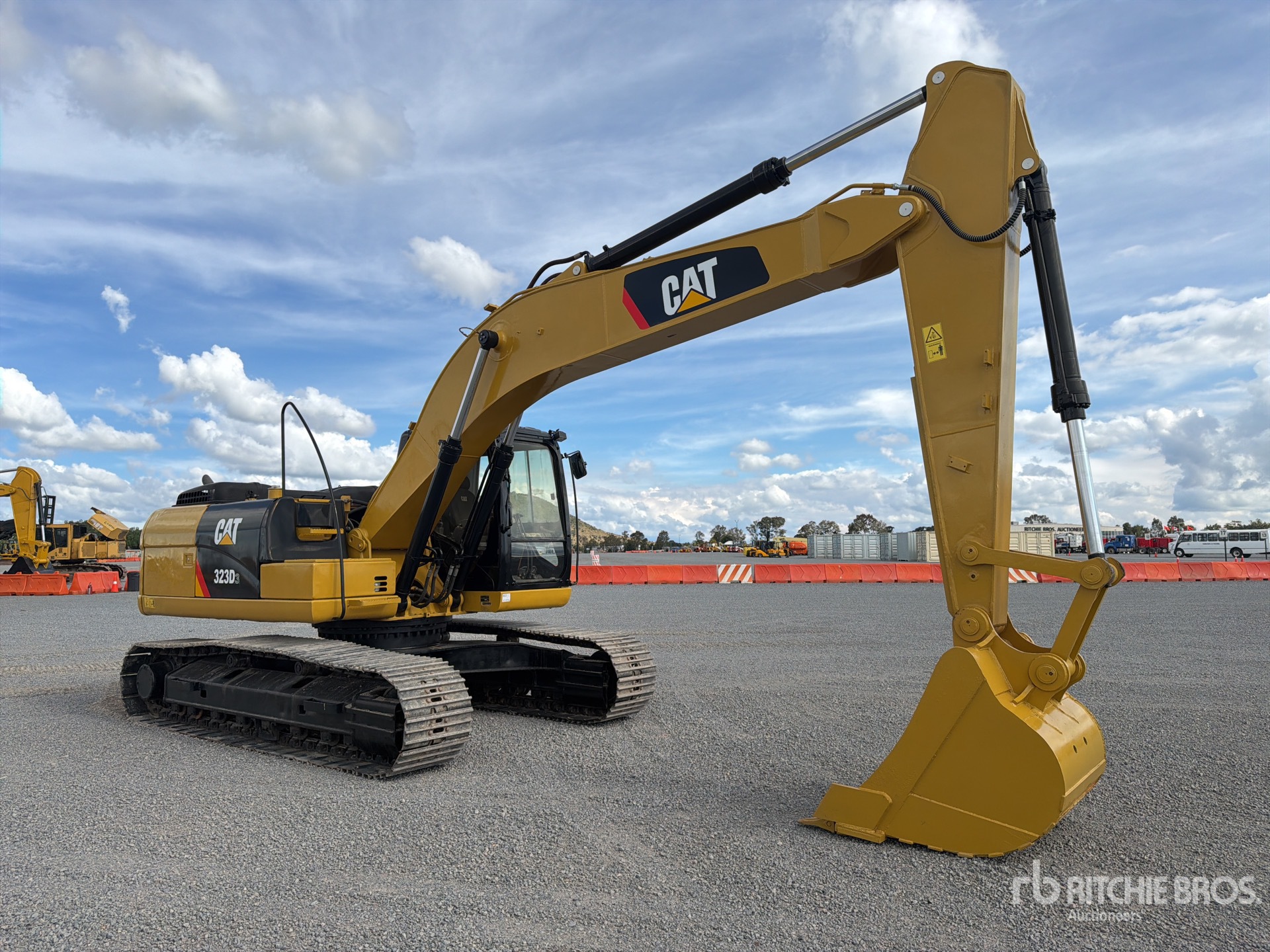 2020 Caterpillar 323D III