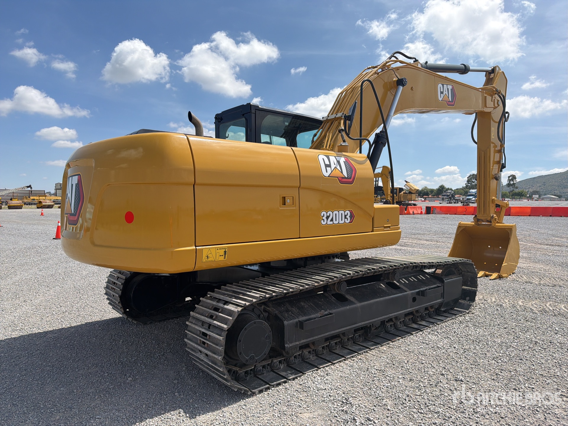 2024 Caterpillar 320D3