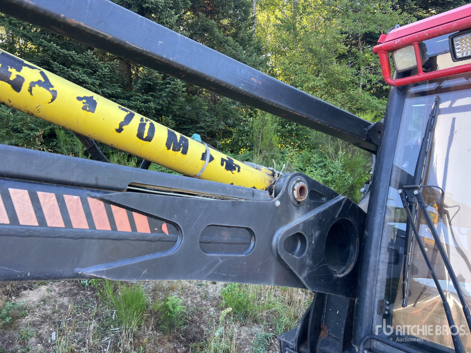 2014 Komatsu 931.1