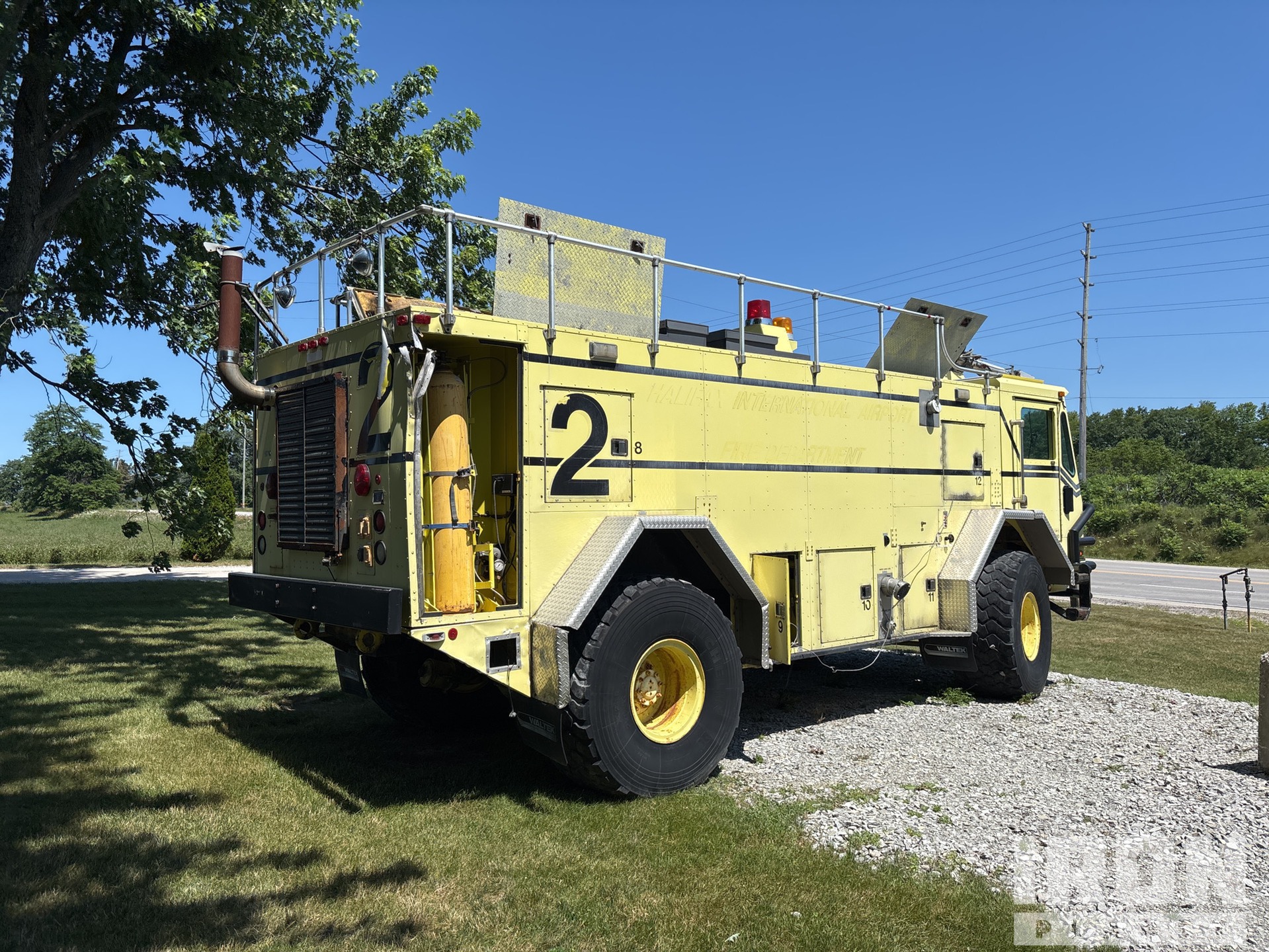 General Appearance with Picture, Right Rear Corner