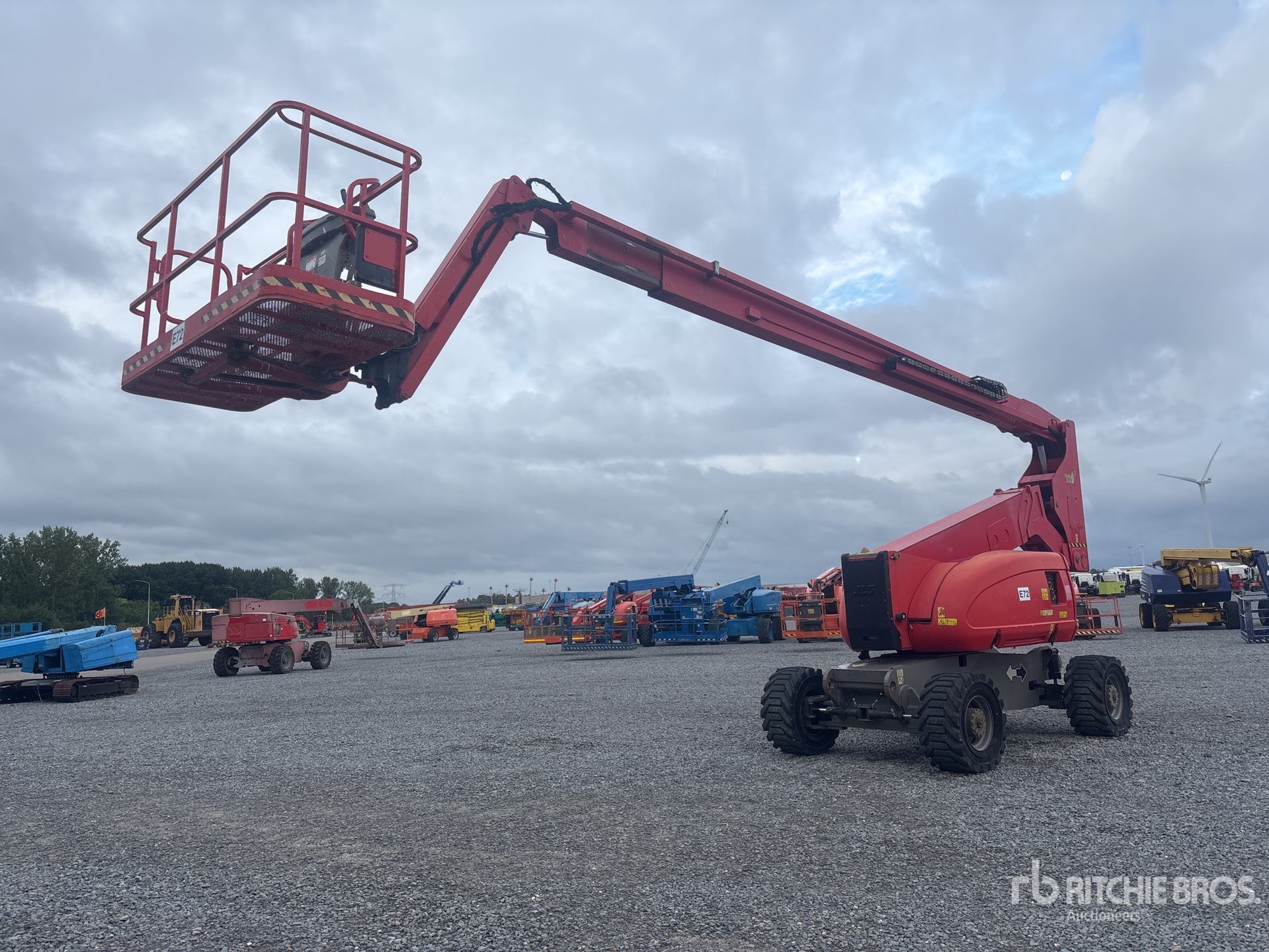 2011 JLG 800AJ