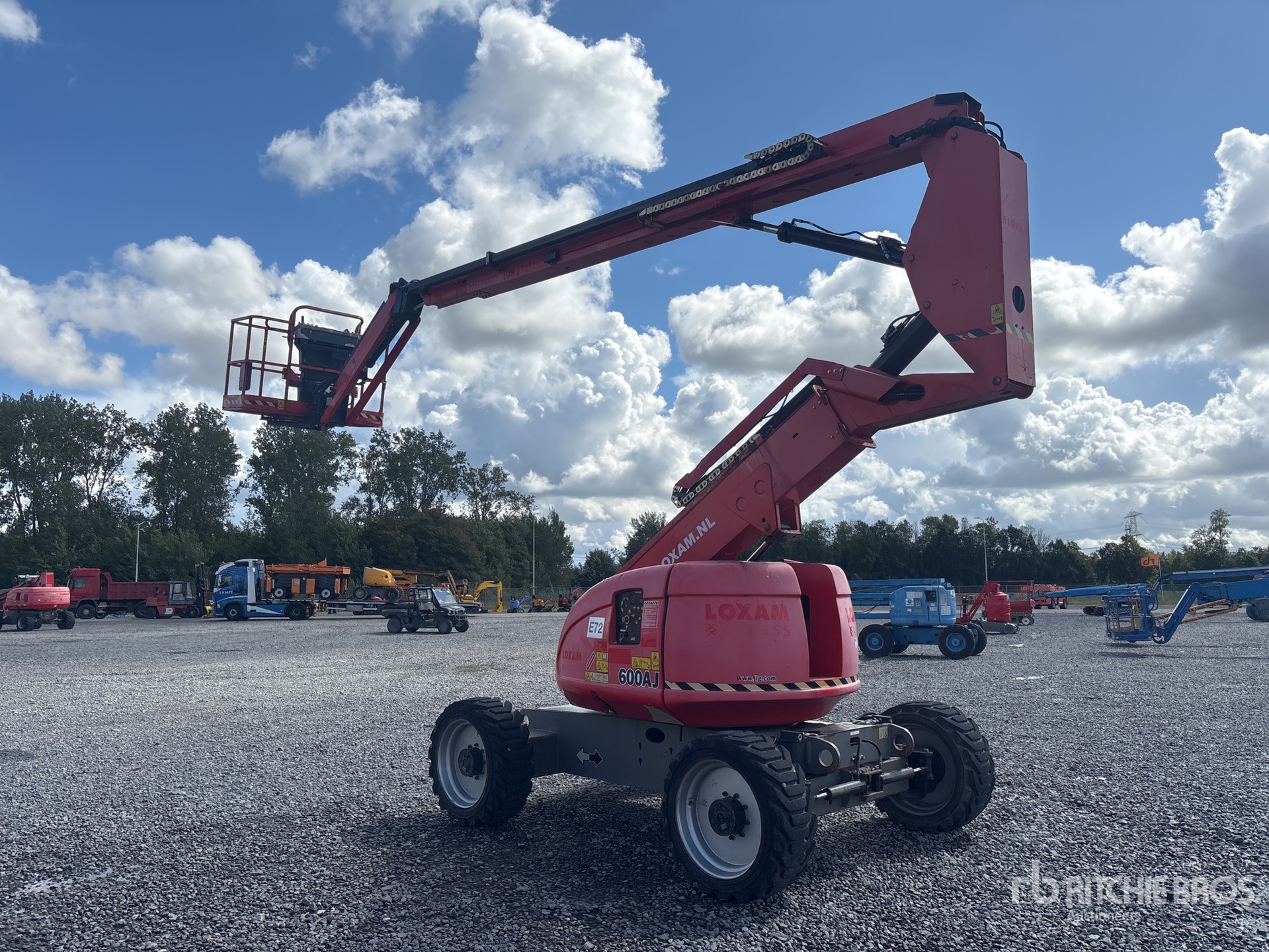 2014 JLG 600AJ