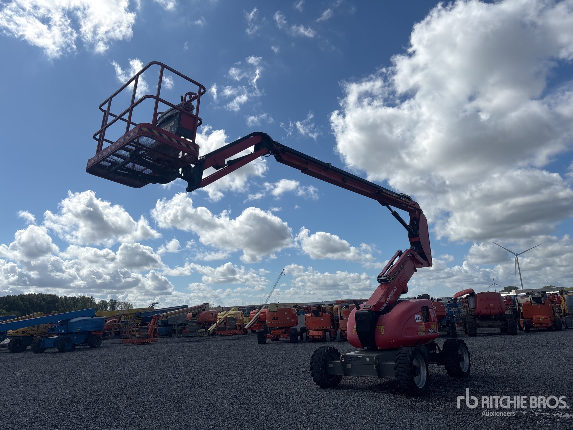2014 JLG 600AJ