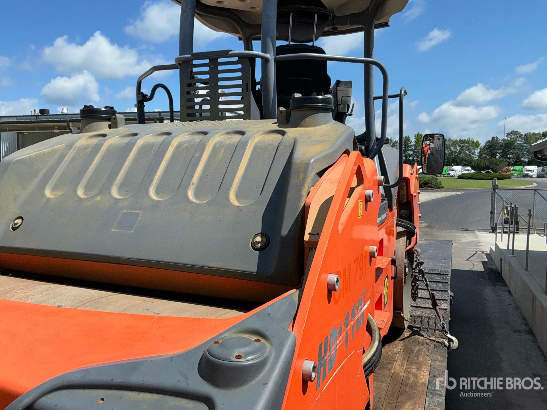 Photo of a 2021 Hamm HD+110I