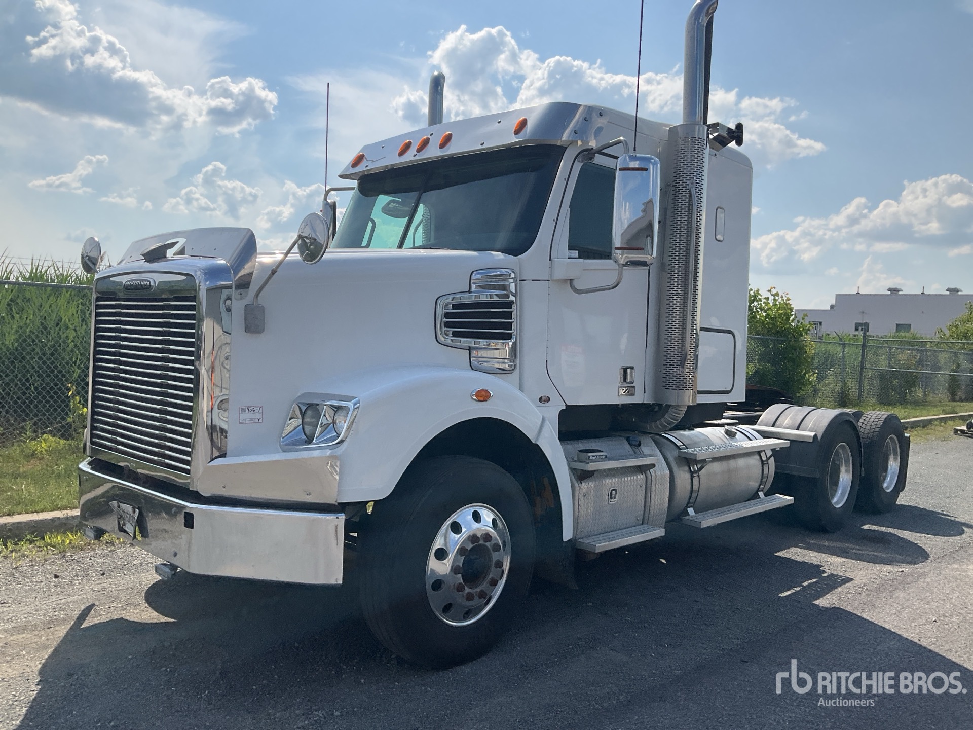 2018 Freightliner Coronado 122SD