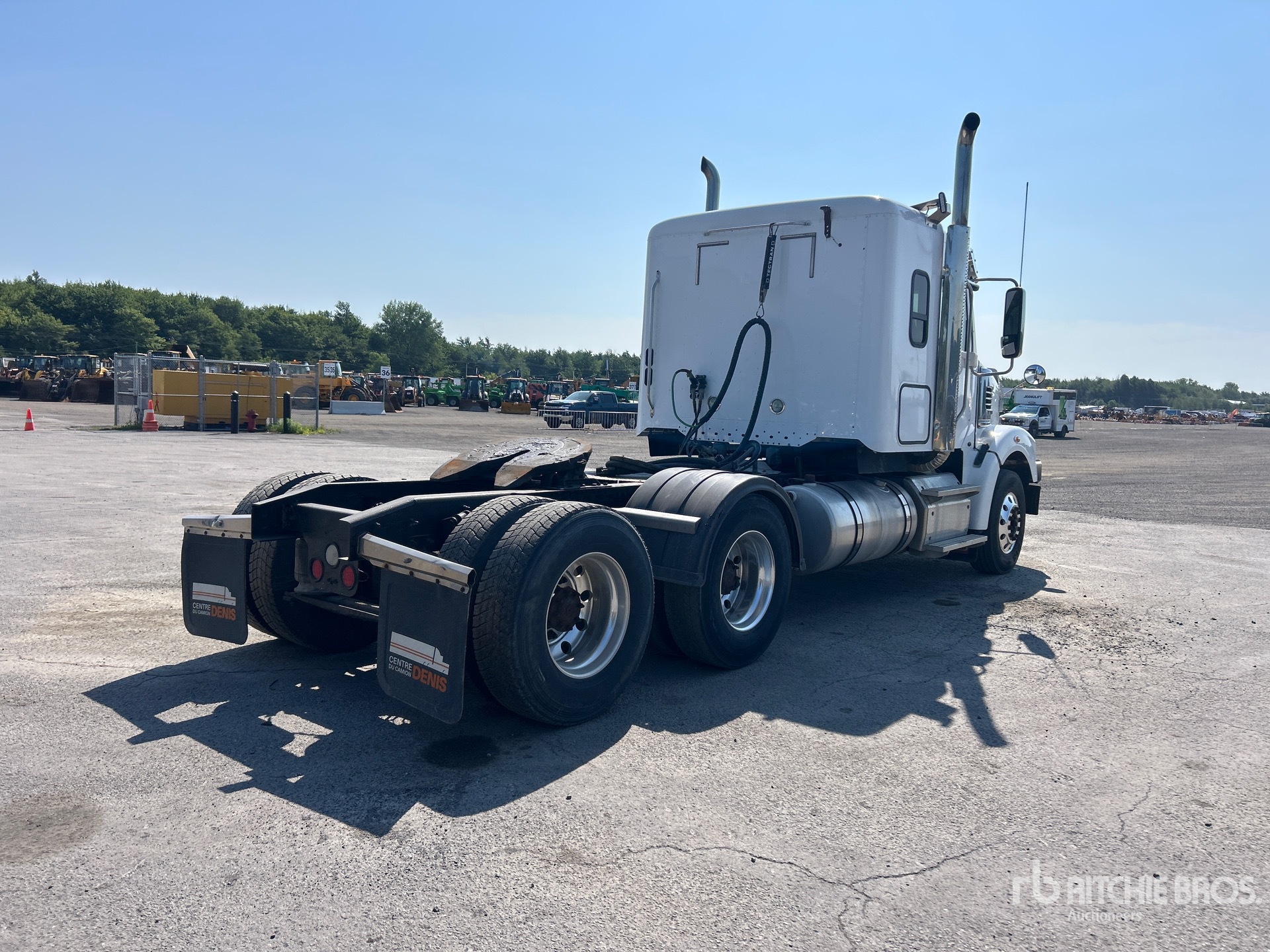 2018 Freightliner Coronado 122SD