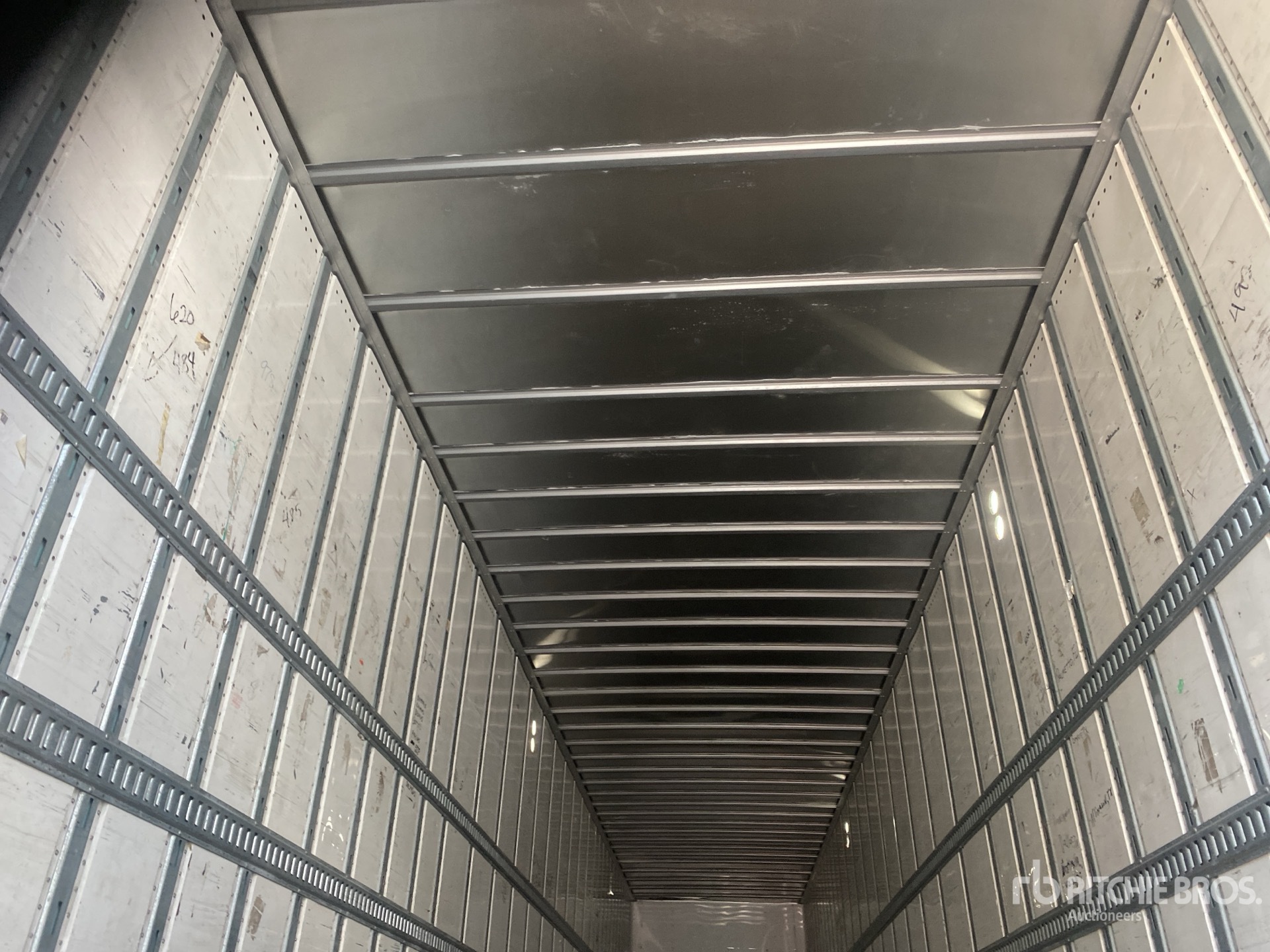 2016 Utility 53 ft x 102 in T/A