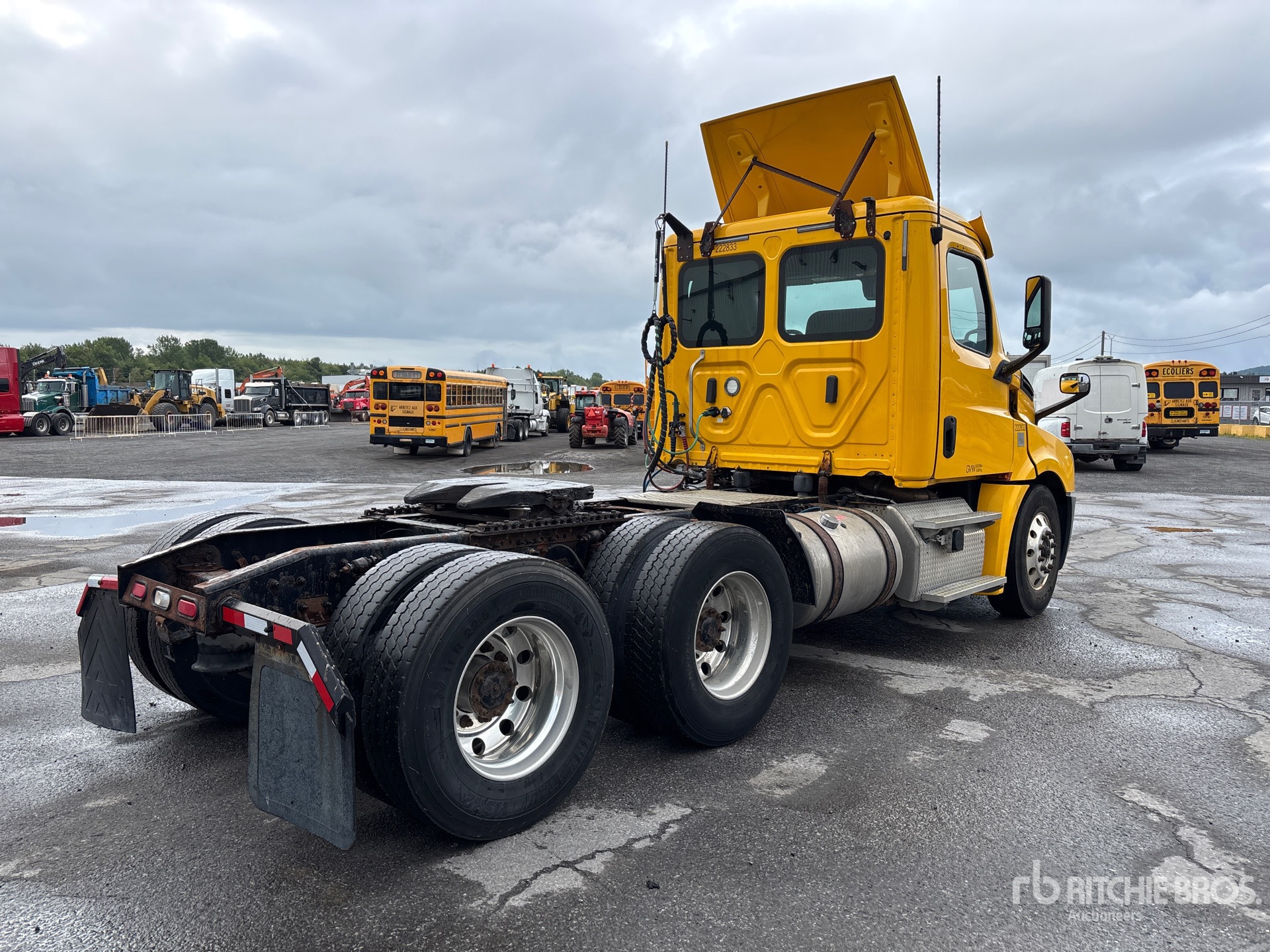 2019 Freightliner CASCADIA 126
