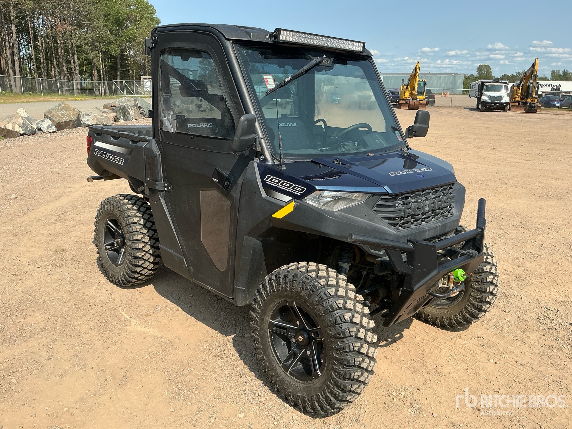 General Appearance with Picture, Right Front Corner