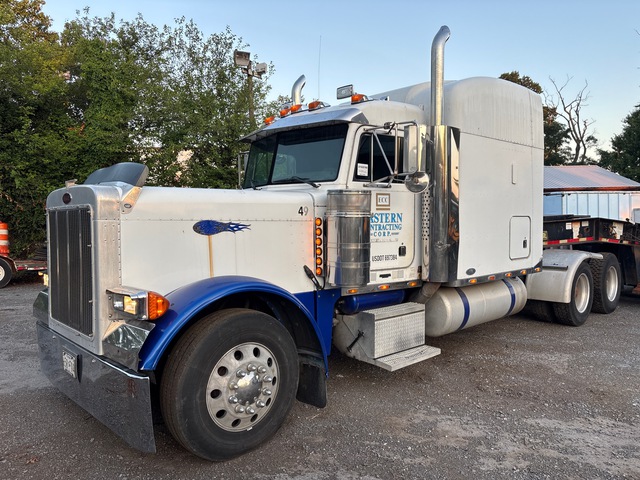 2002 Peterbilt 379 6x4 T/A Sleeper Truck Tractor 2002 Peterbilt 379 6x4 T/A Sleeper Truck Tractor