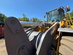 Hydraulics with Bucket Tilt Cylinders