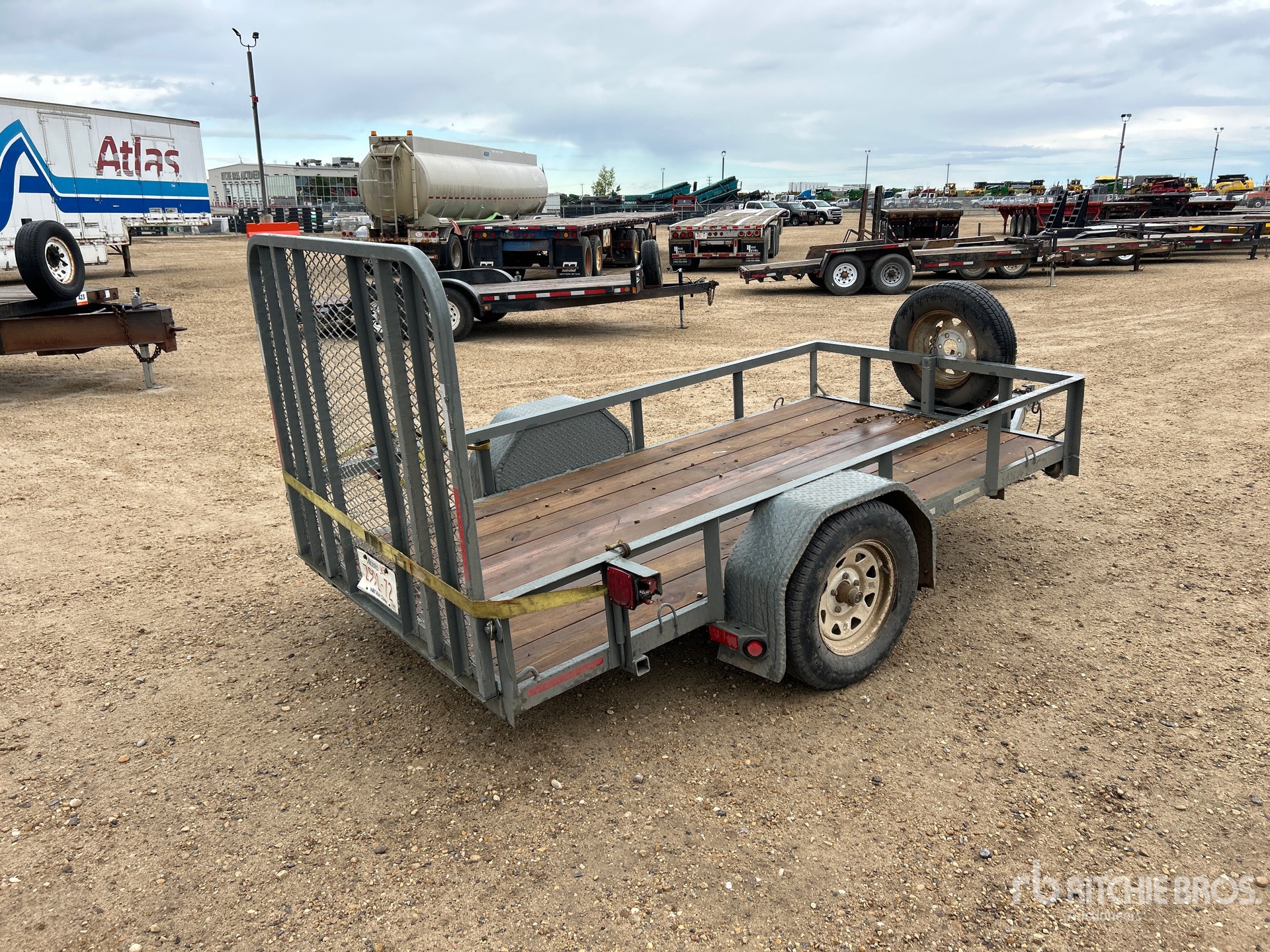 General Appearance with Picture, Right Rear Corner