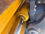 Hydraulics with Blade Side Shift Cylinders