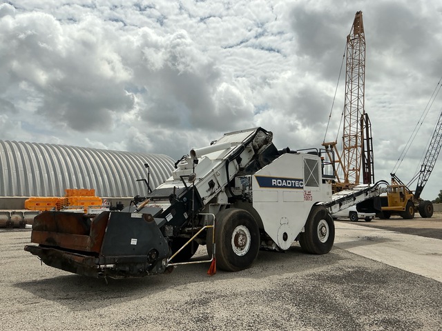Roadtec SB-2500C Wheel Asphalt Transfer Machine