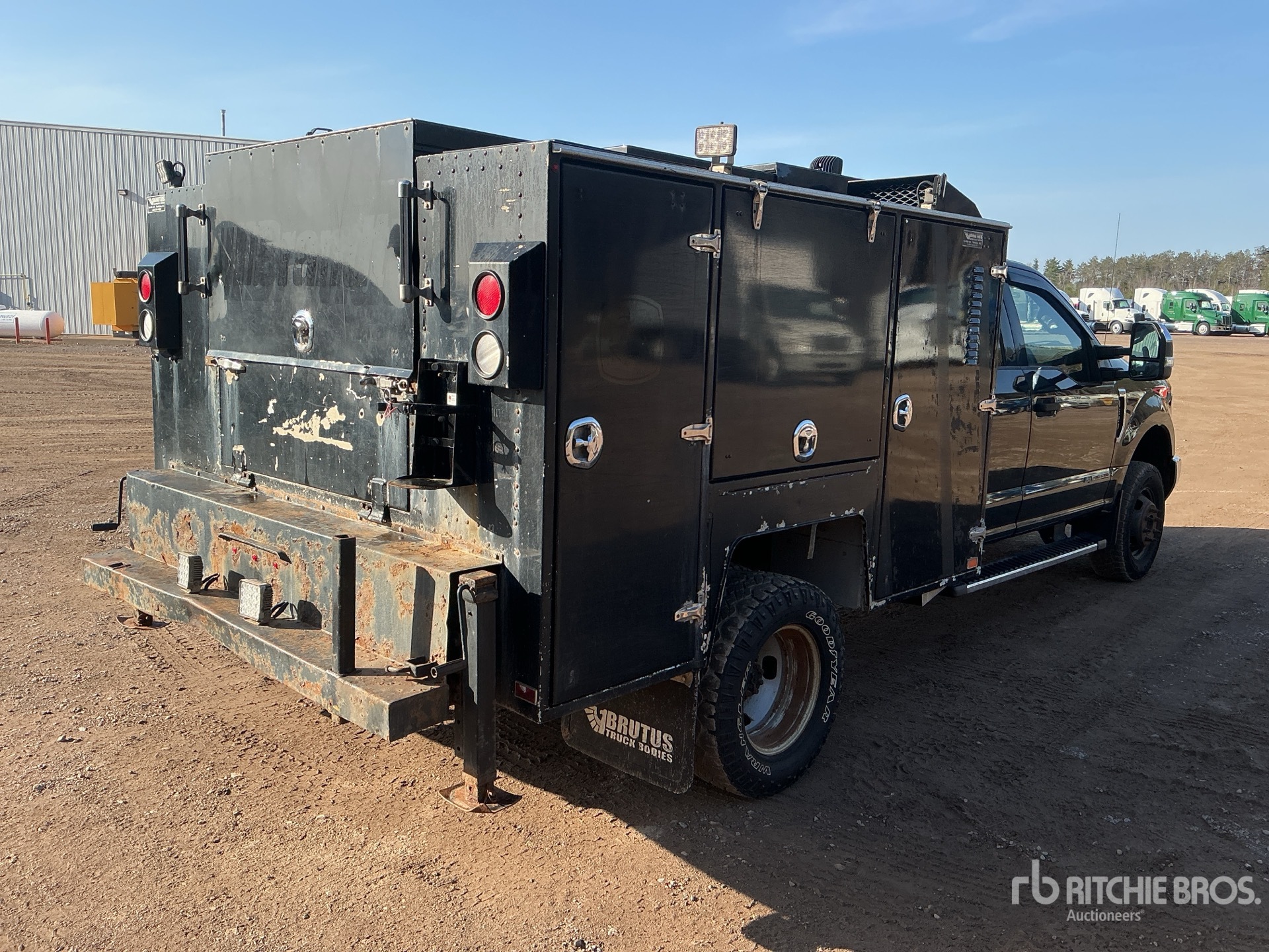 General Appearance with Picture, Right Rear Corner