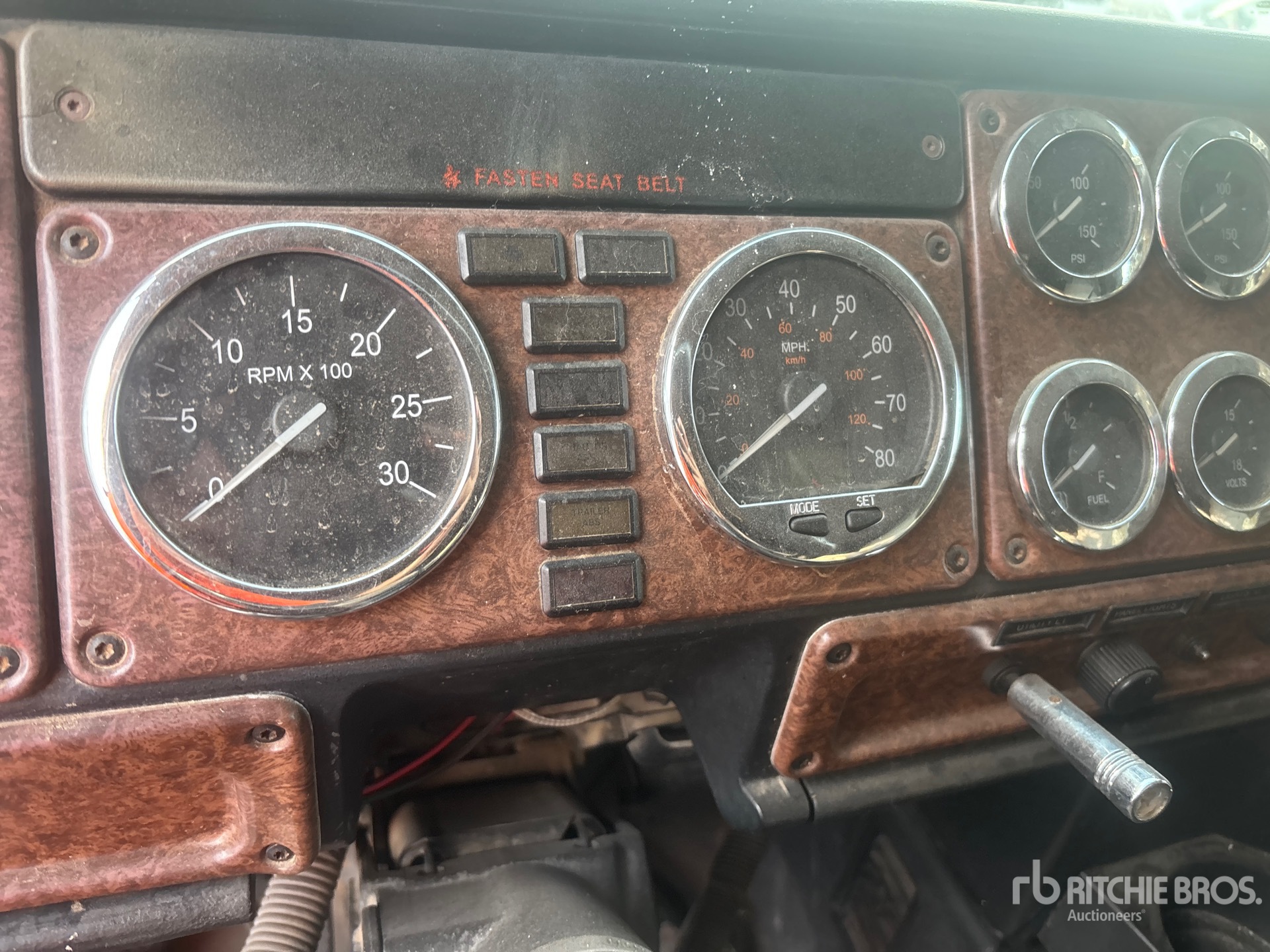 2008 Freightliner FLD 120
