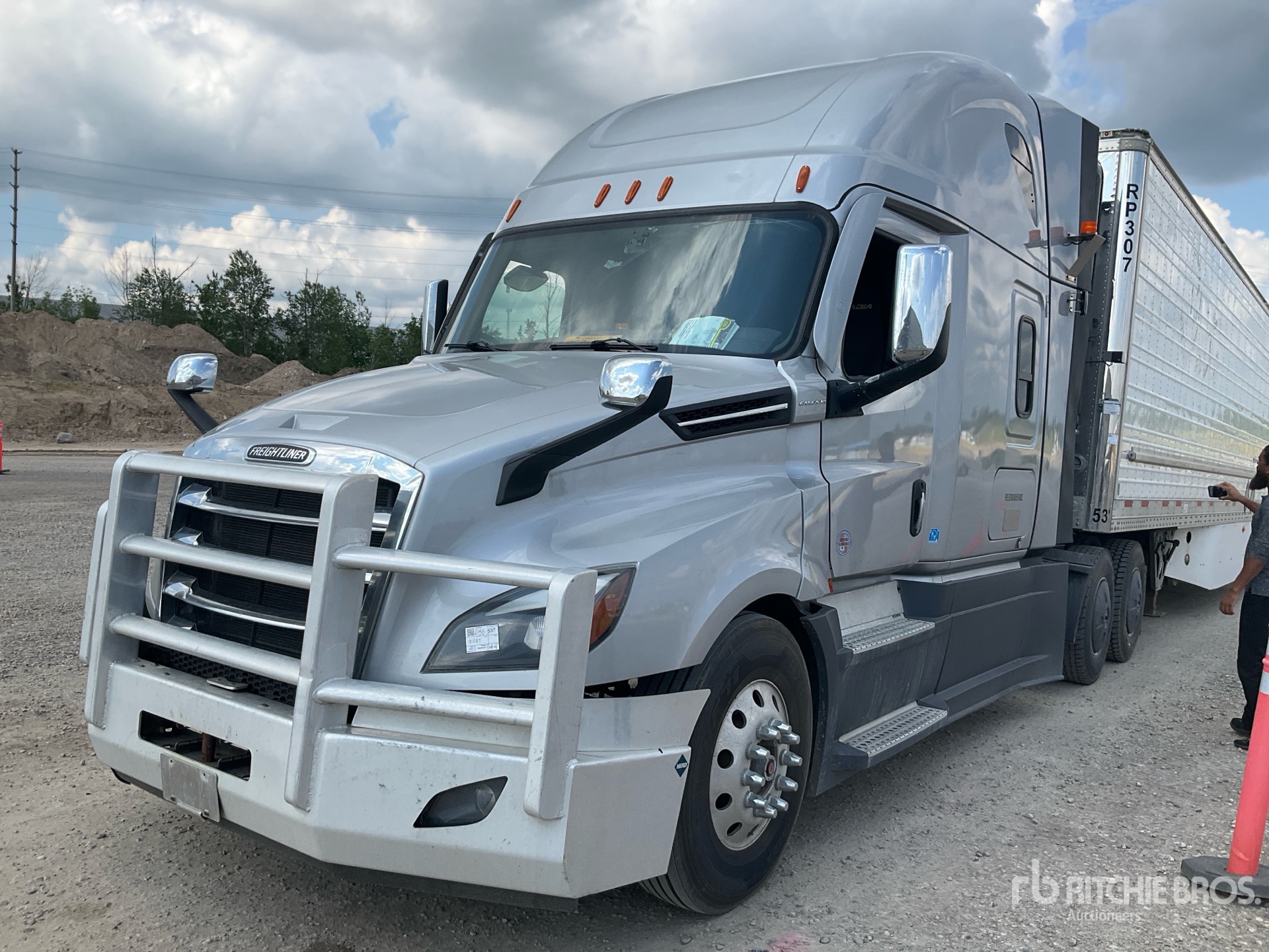 2024 Freightliner CASCADIA 126