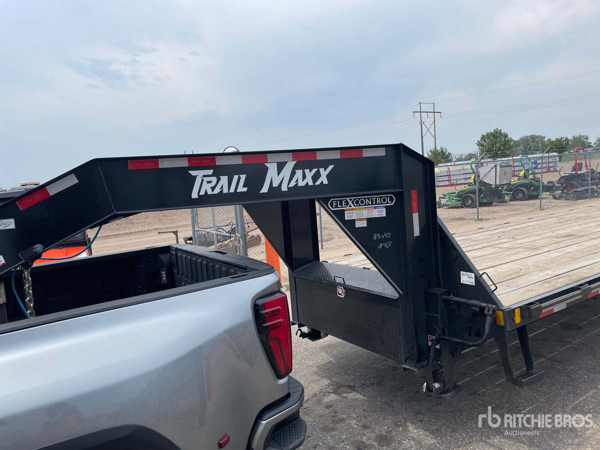 2026 TRAIL MAXX 40 ft T/A Gooseneck