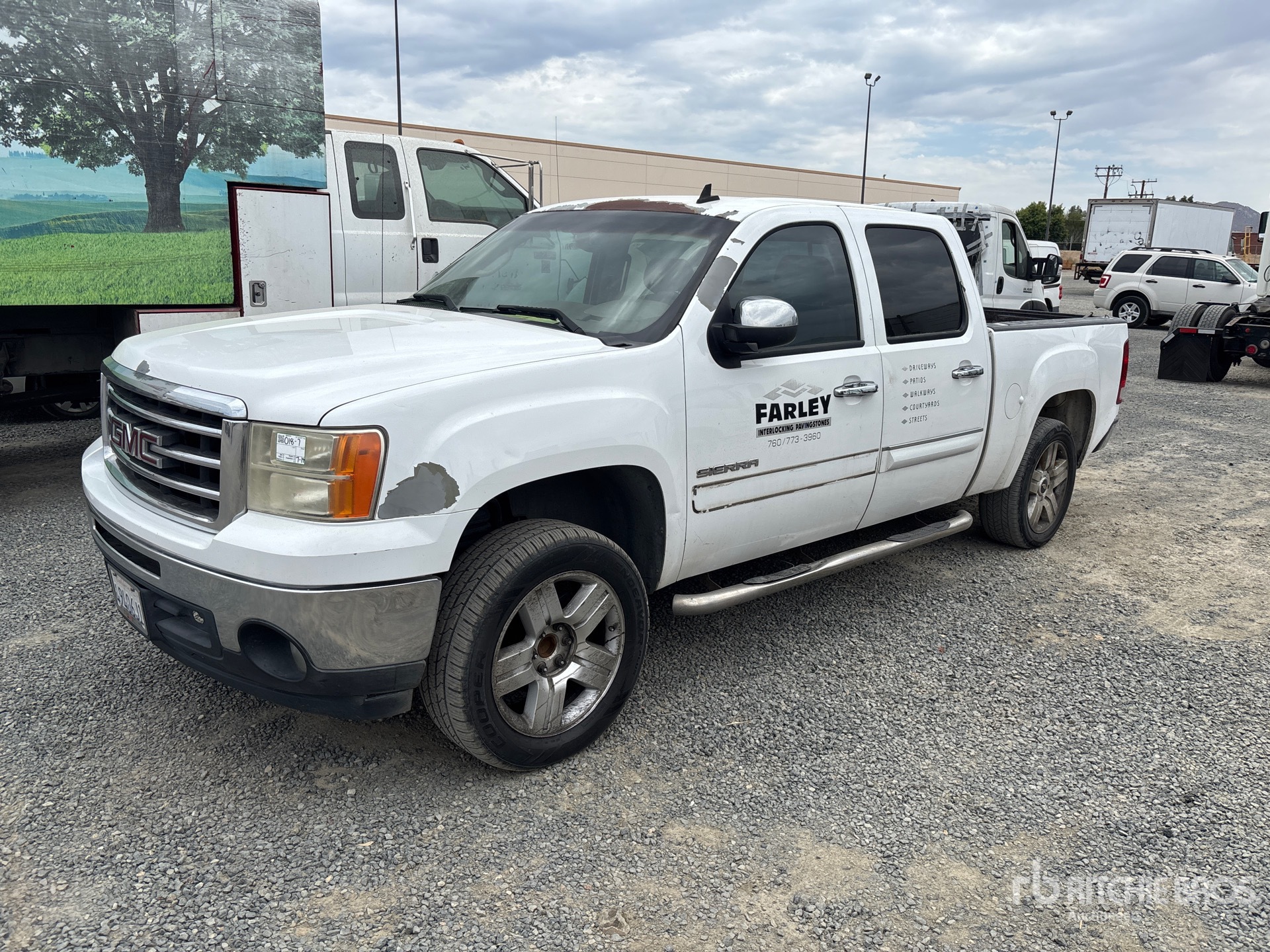 General Appearance with Picture, Left Front Corner
