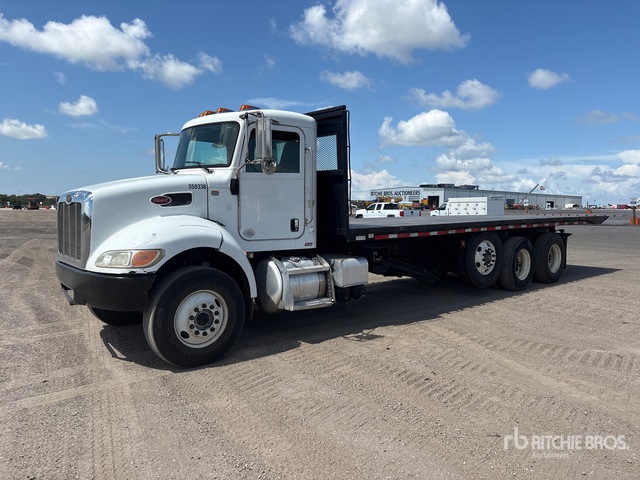 2016 Peterbilt 348 8x4 Rollback Truck