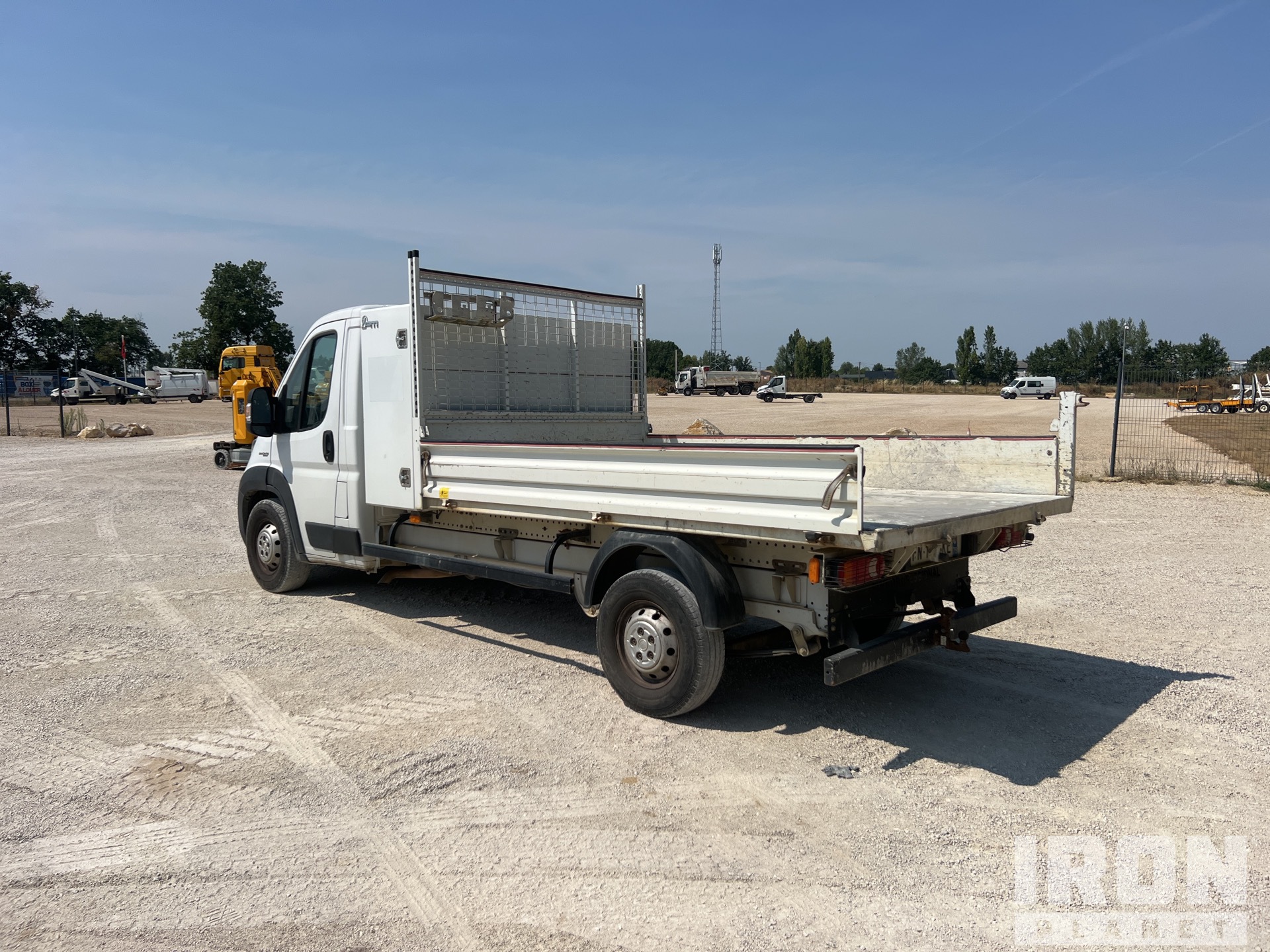 Aspect général with Image, coin arrière gauche