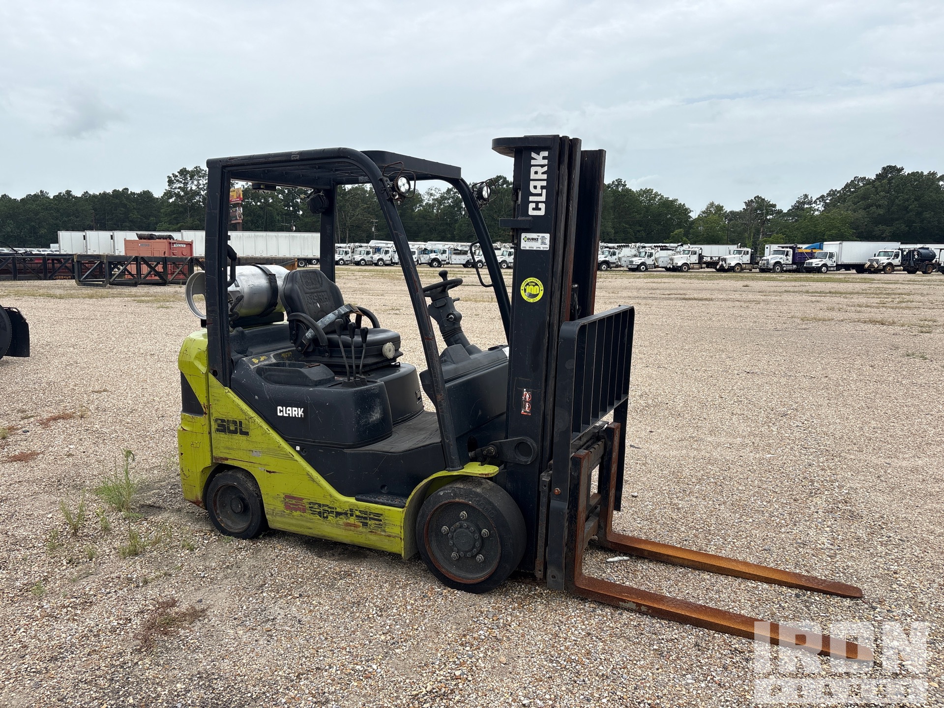 General Appearance - Lift Truck* with Imagen: esquina delantera derecha