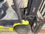 General Appearance - Lift Truck* with Fenders