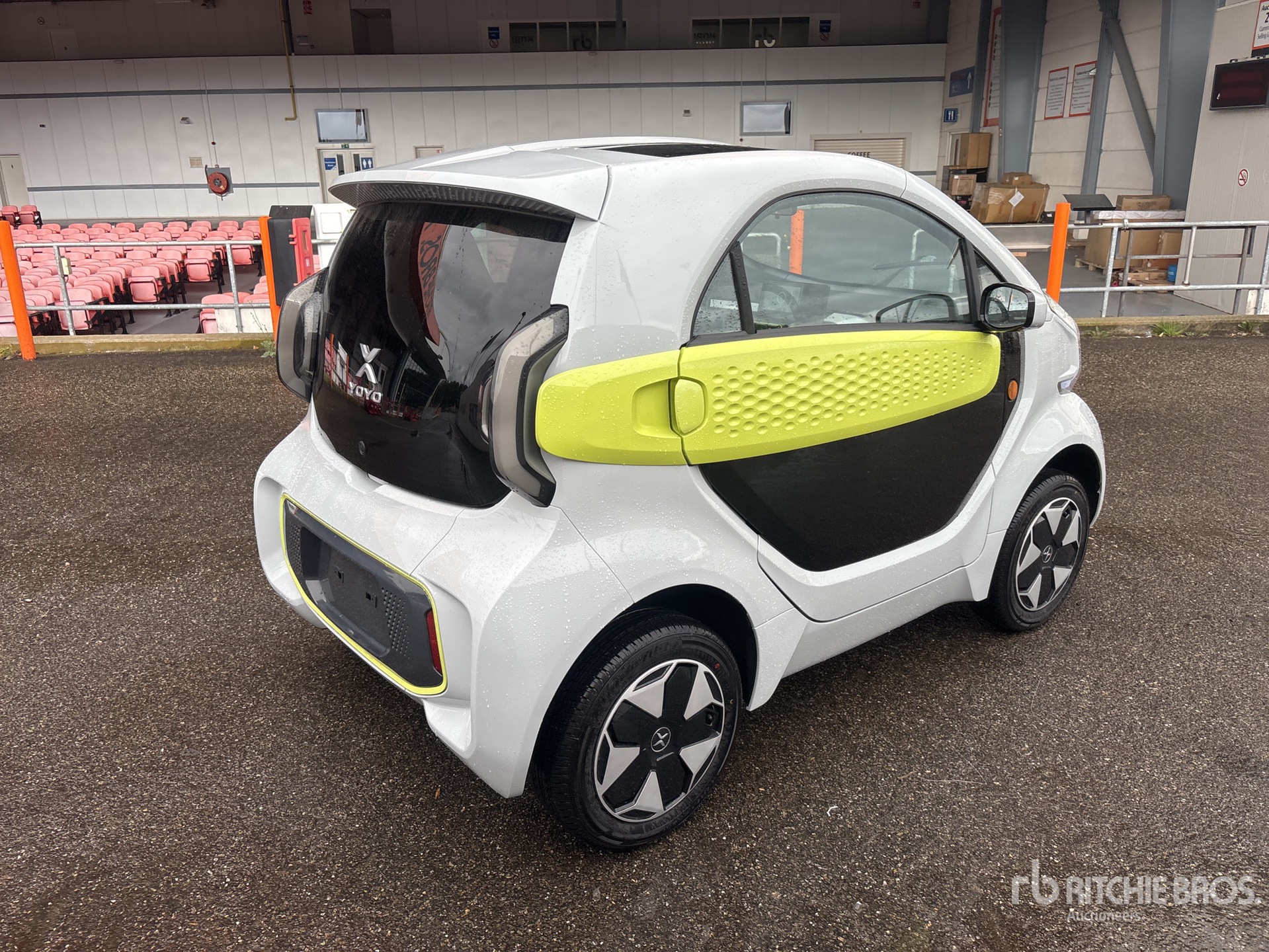 General Appearance with Picture, Right Rear Corner