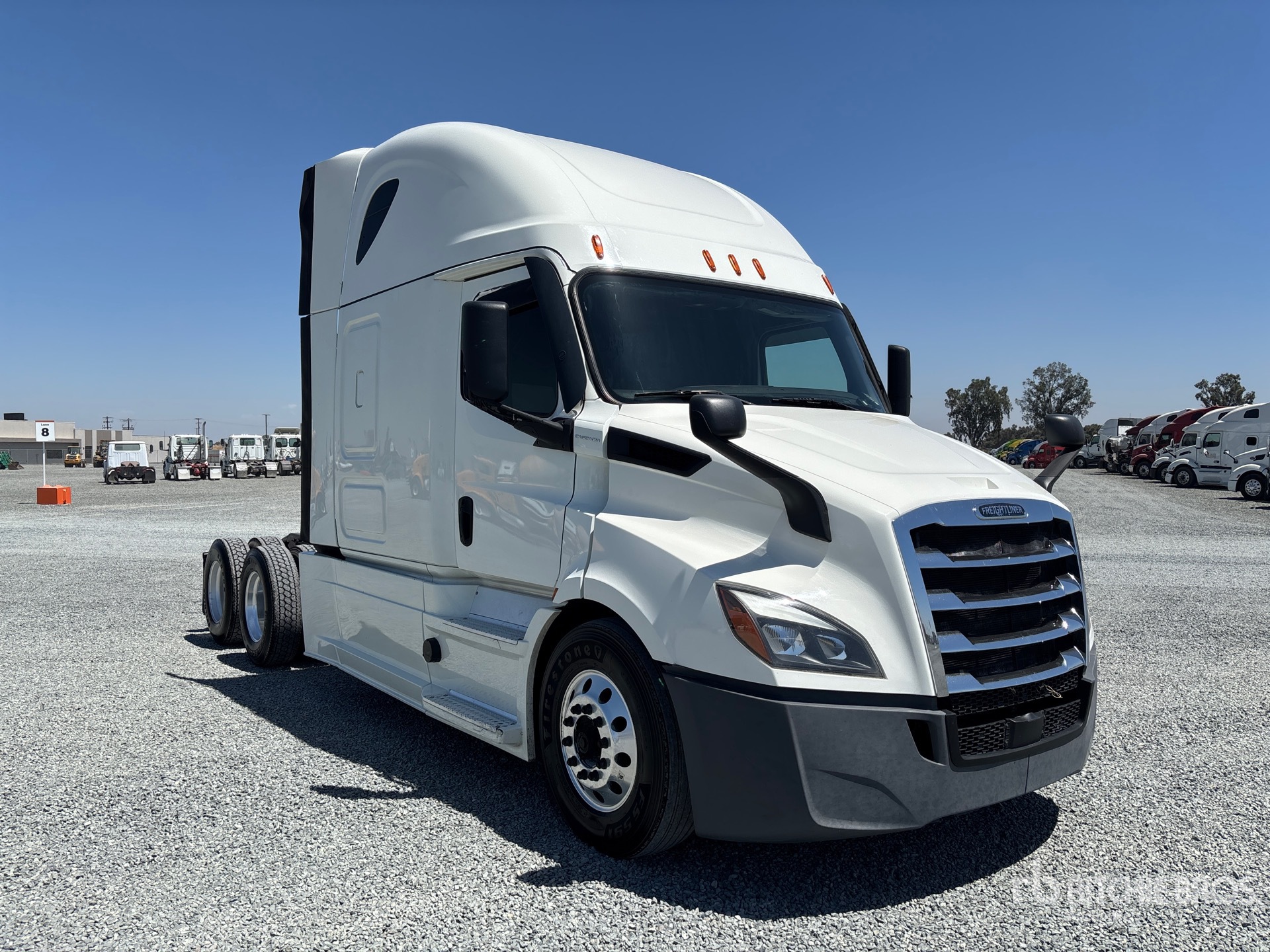 2020 Freightliner CASCADIA 116
