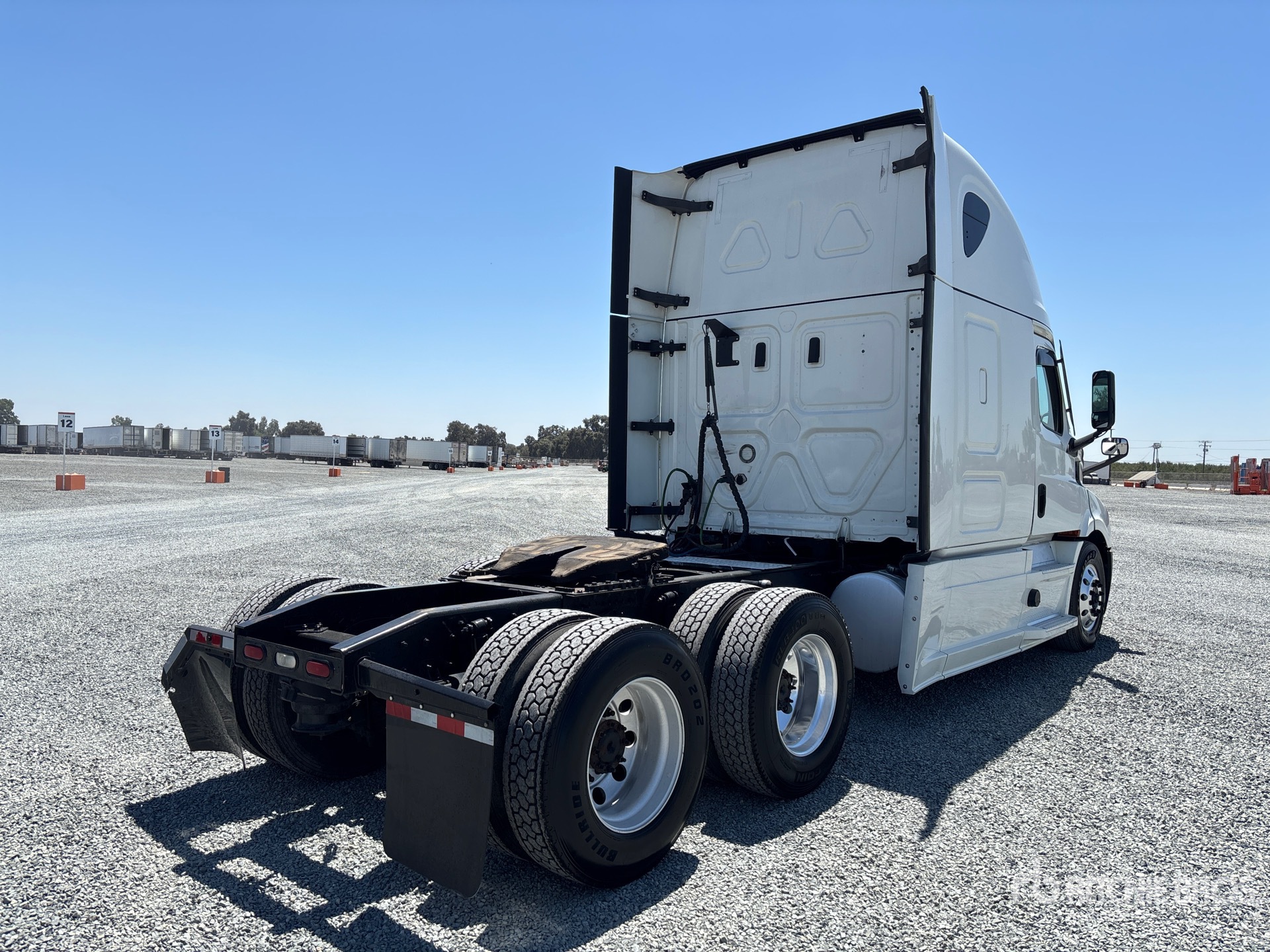 2020 Freightliner CASCADIA 116