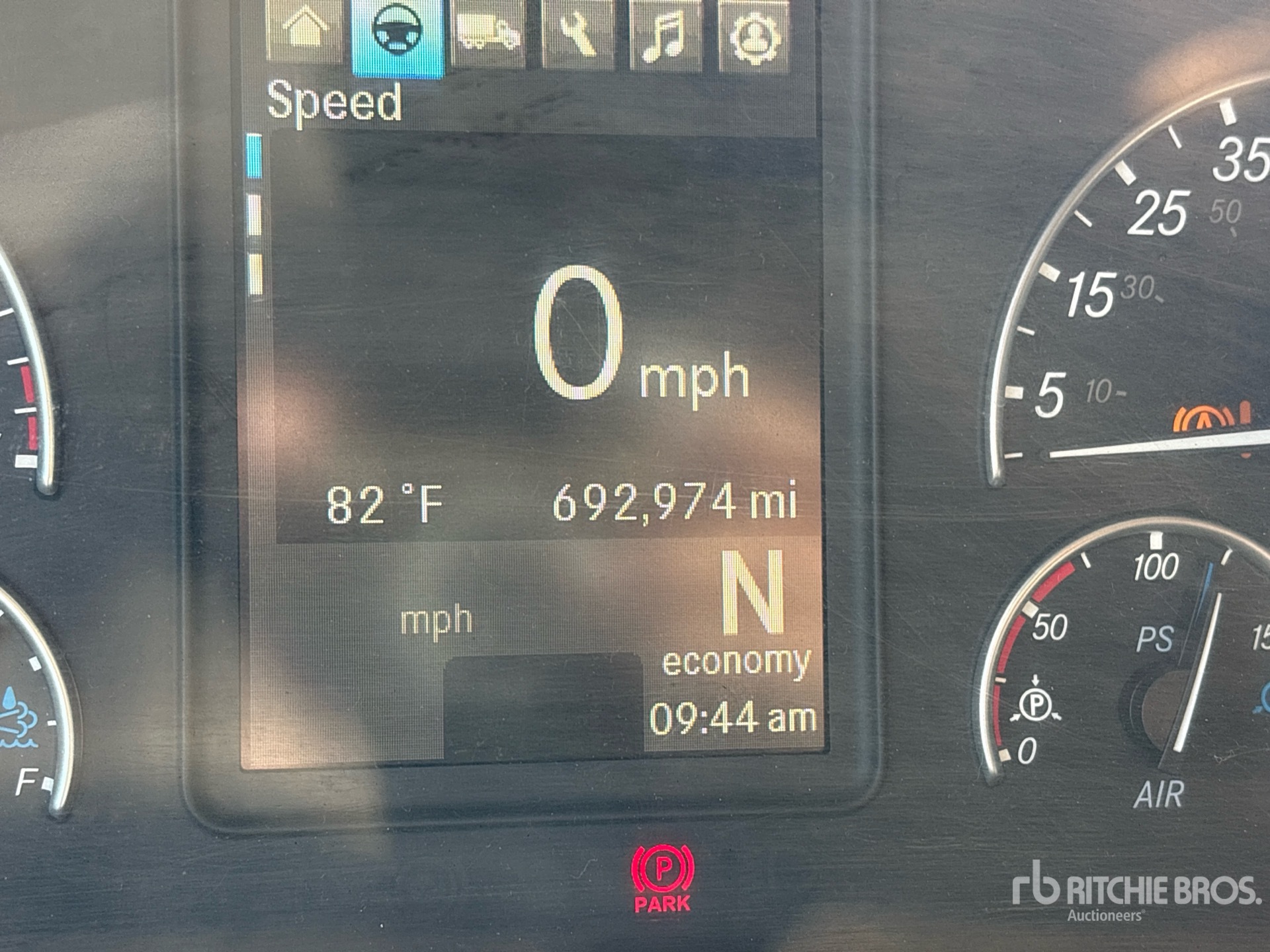 2020 Freightliner CASCADIA 116