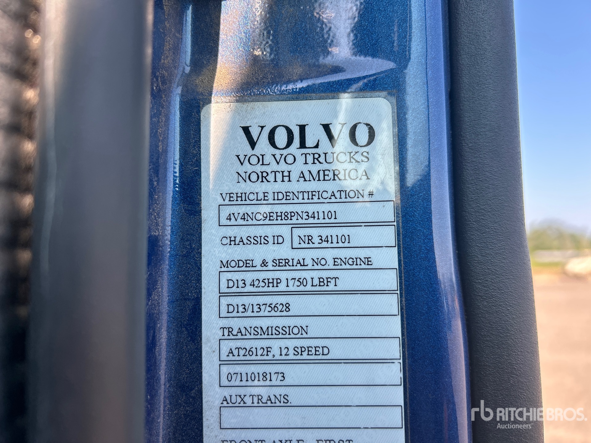 2023 Volvo VNL760