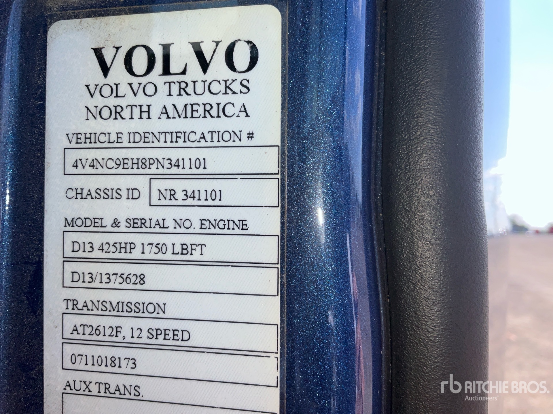 Photo of a 2023 Volvo VNL760
