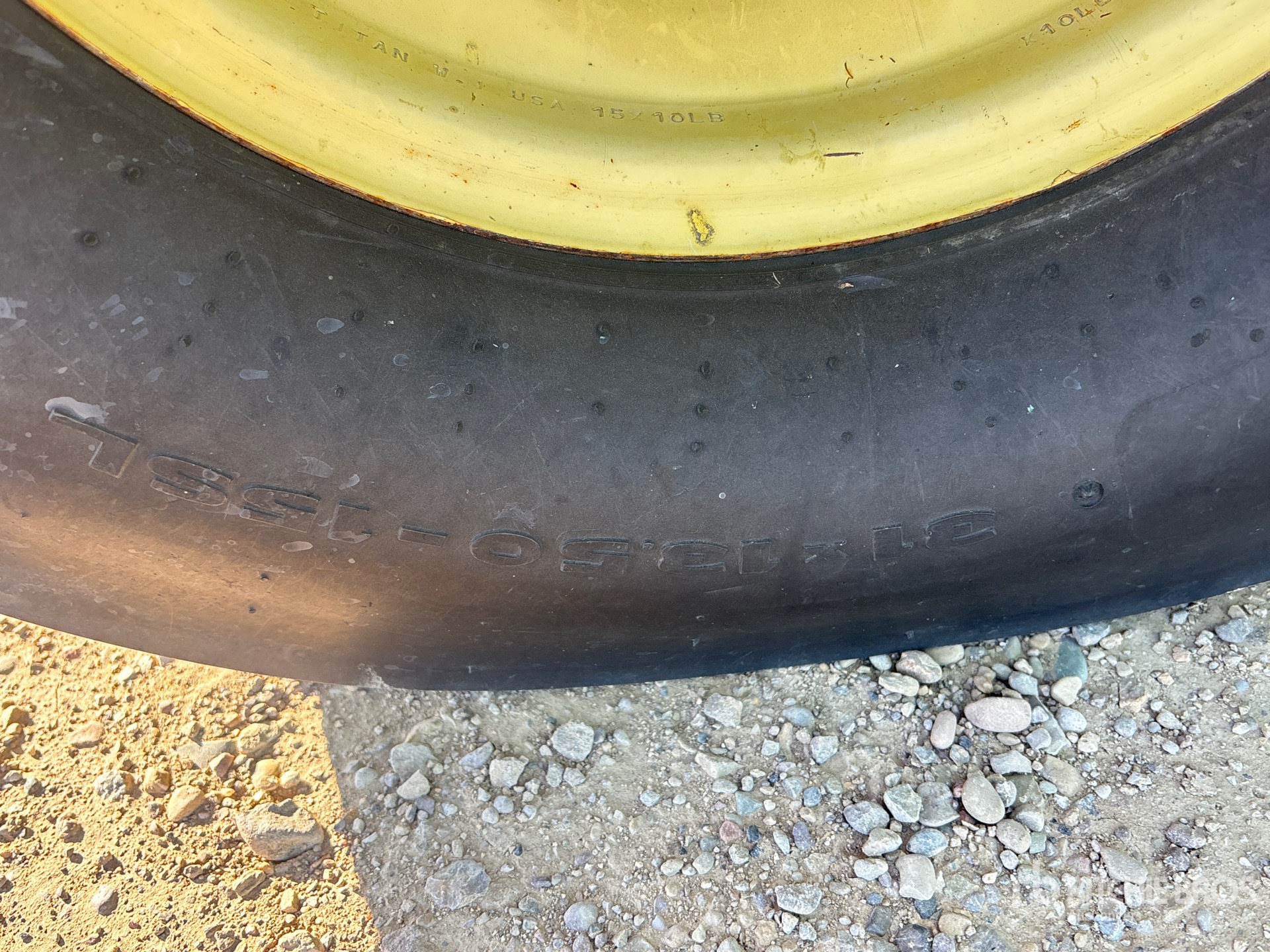 2000 John Deere MOCO 1600A