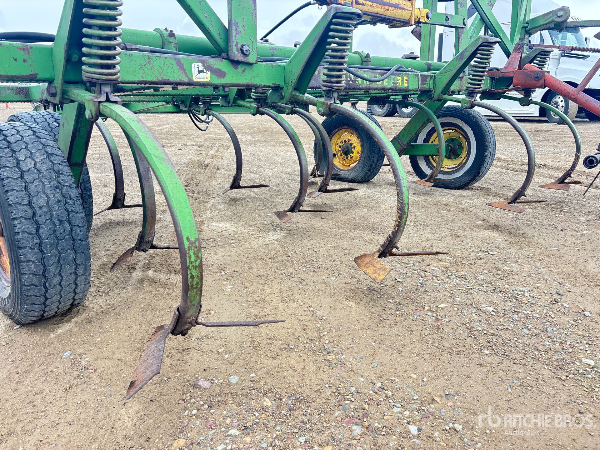 John Deere E1600