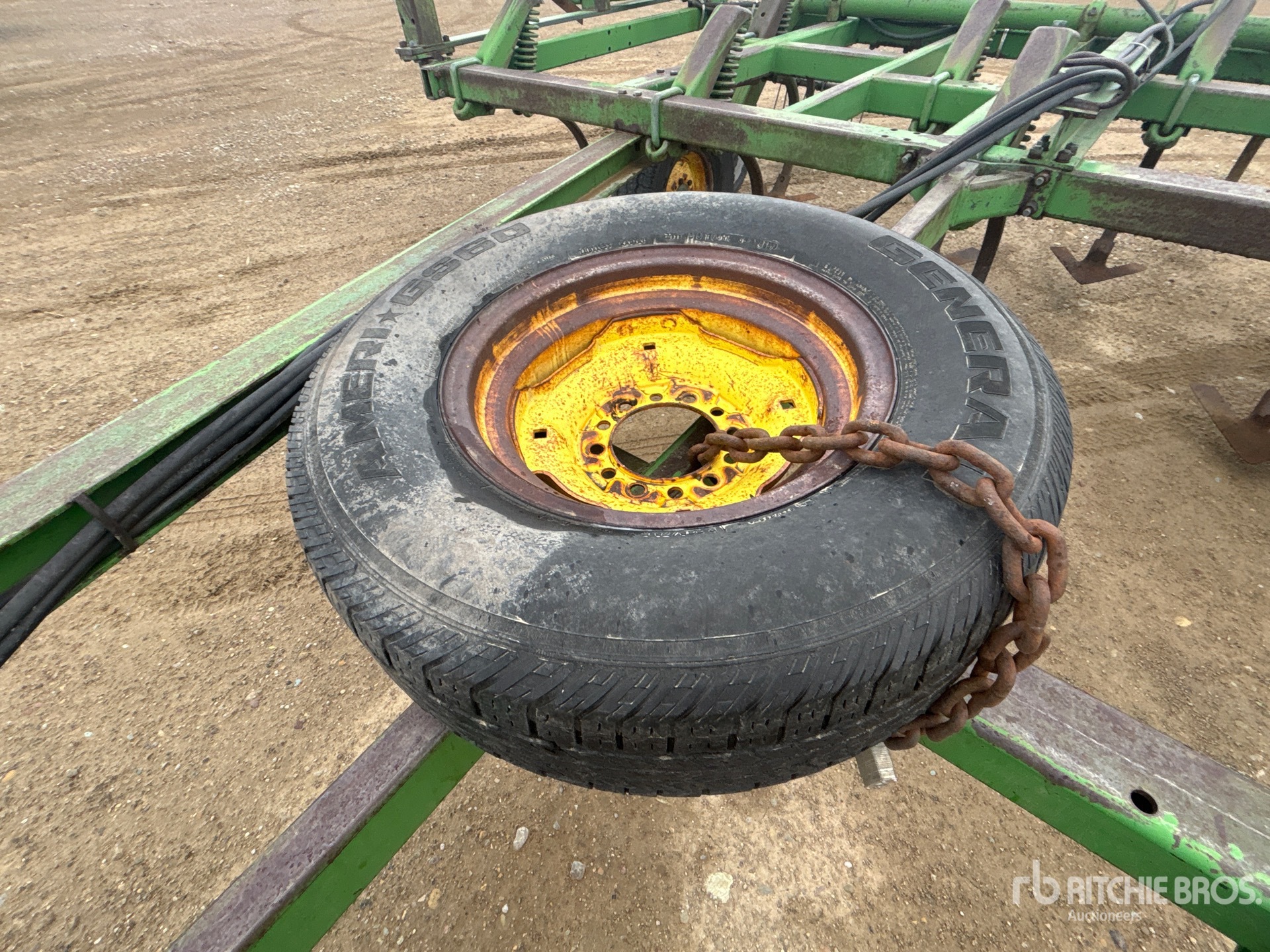 John Deere E1600