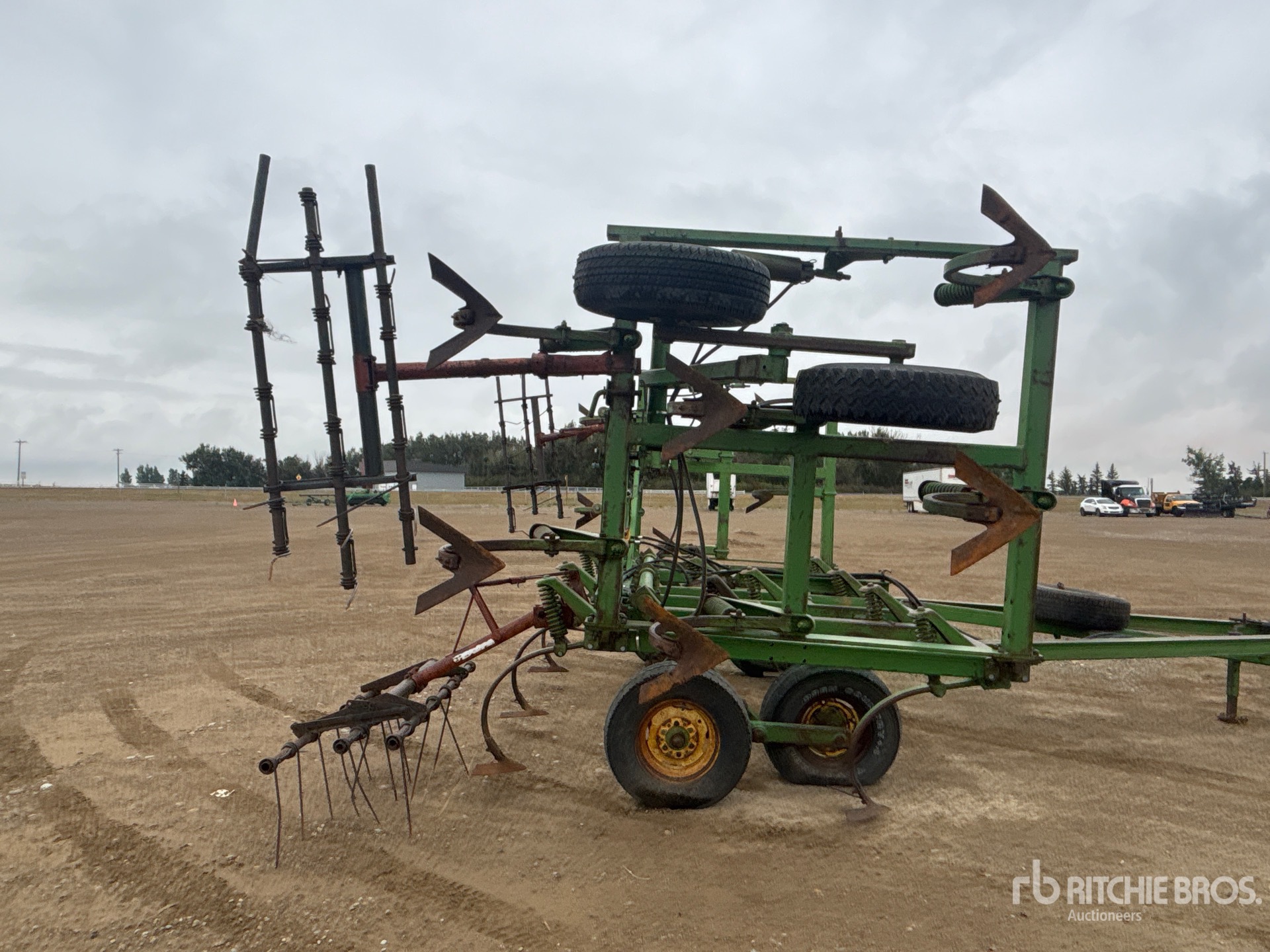 John Deere E1600